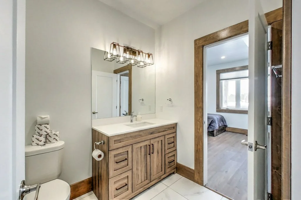 ENSUITE BATH MF.jpg