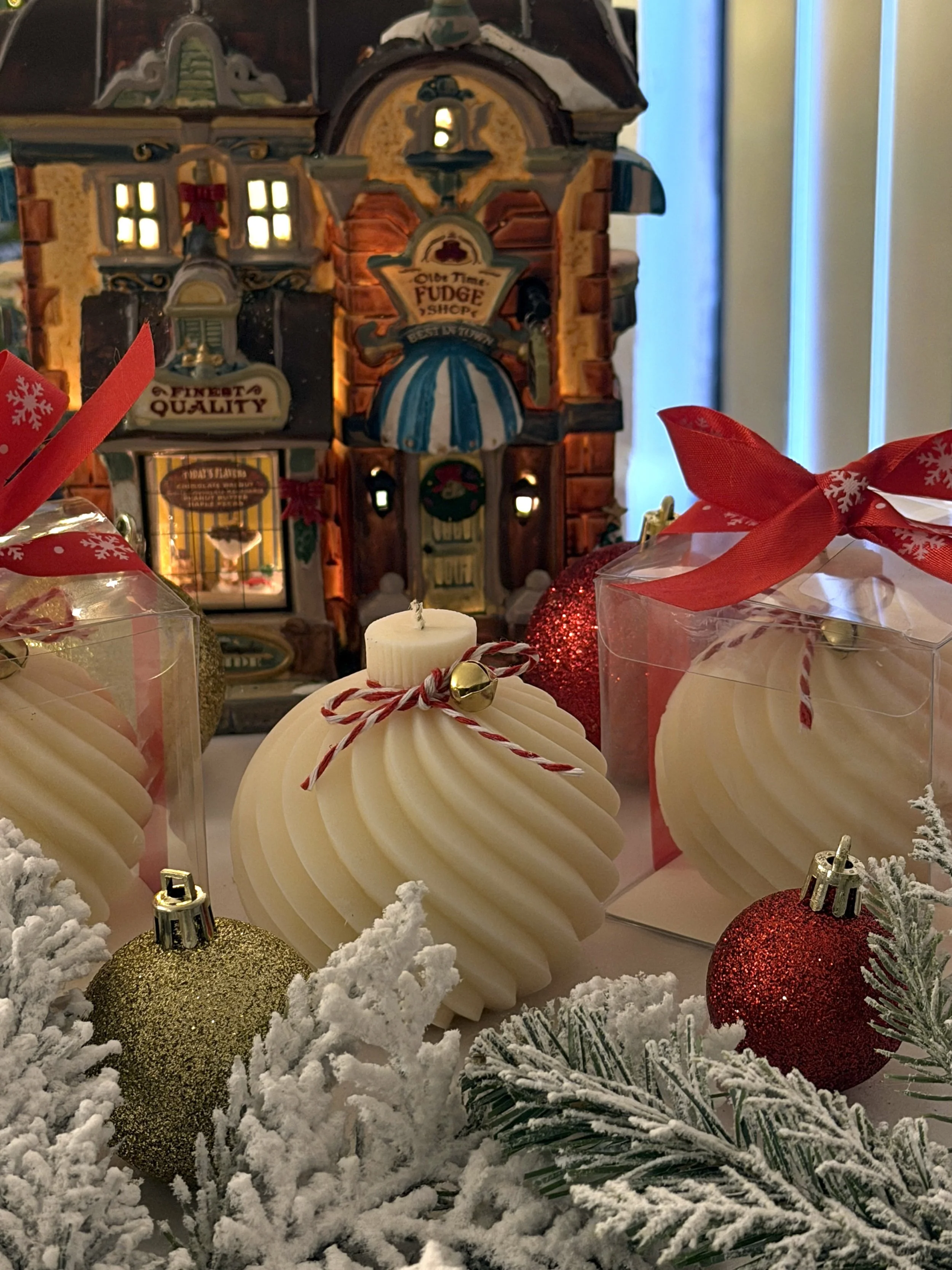 Holiday Ornament Candle