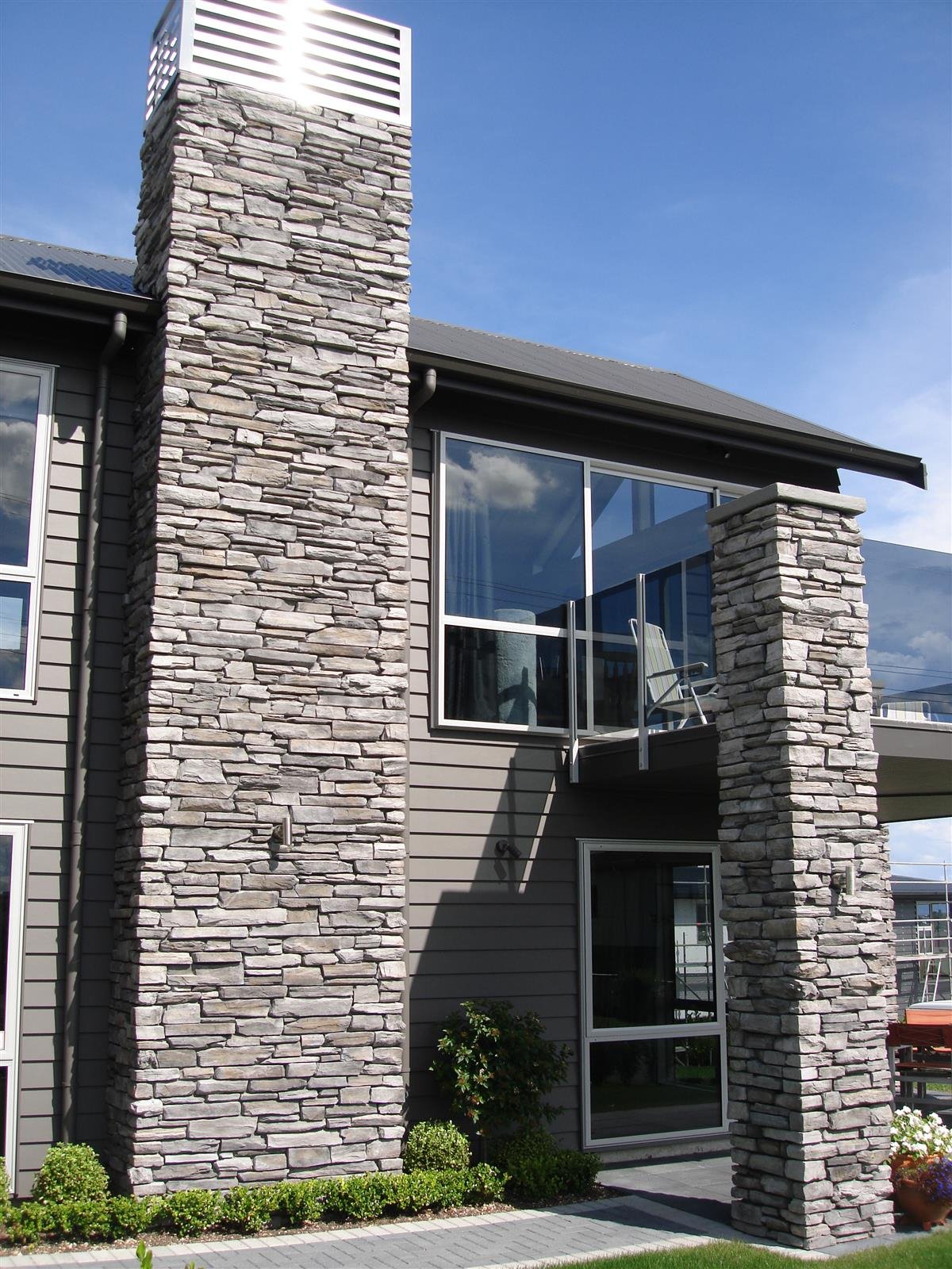 Rustic Ledge West Coast