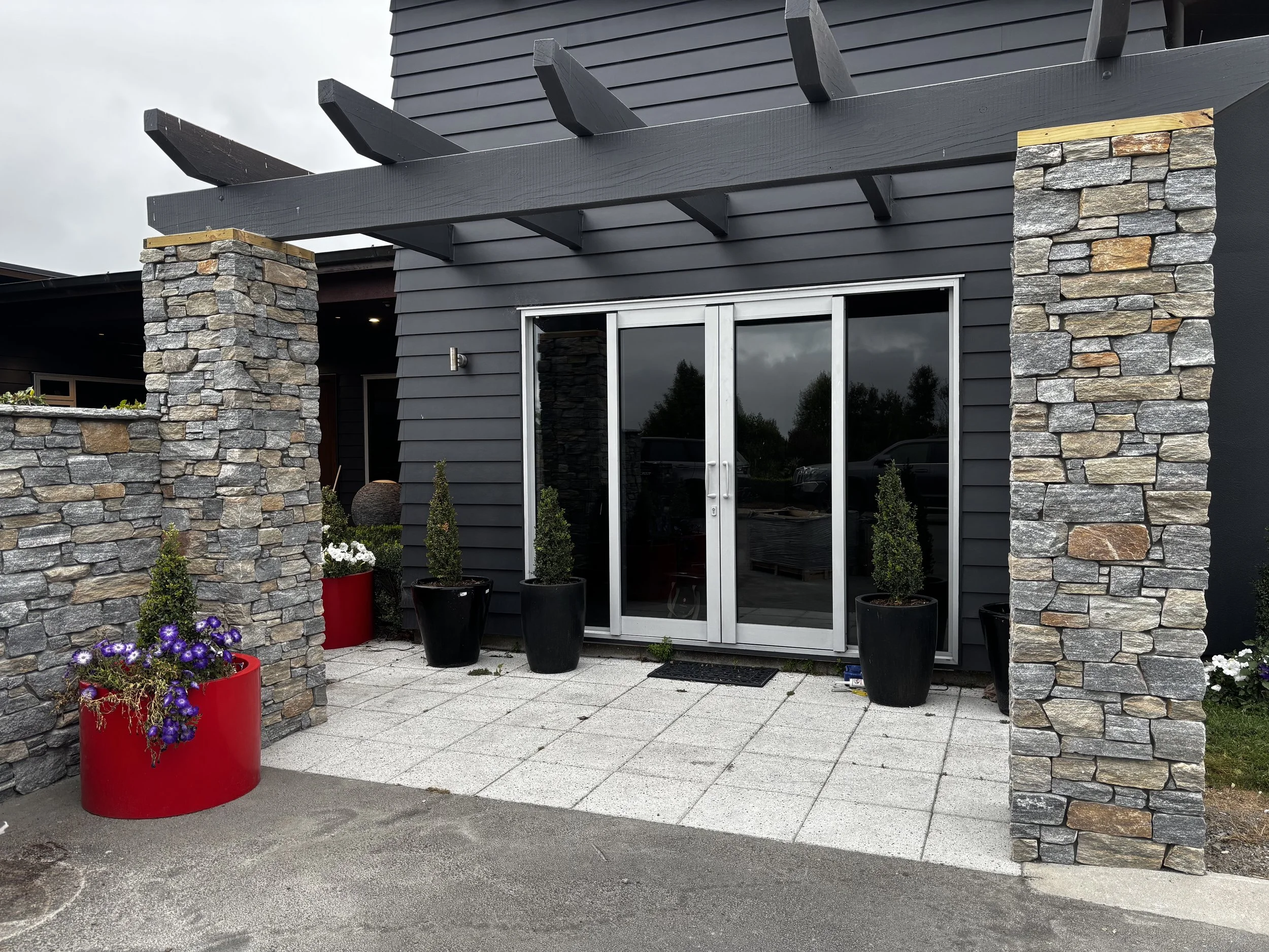 Roxburgh QT Grey Rocky Mountain 1.jpg