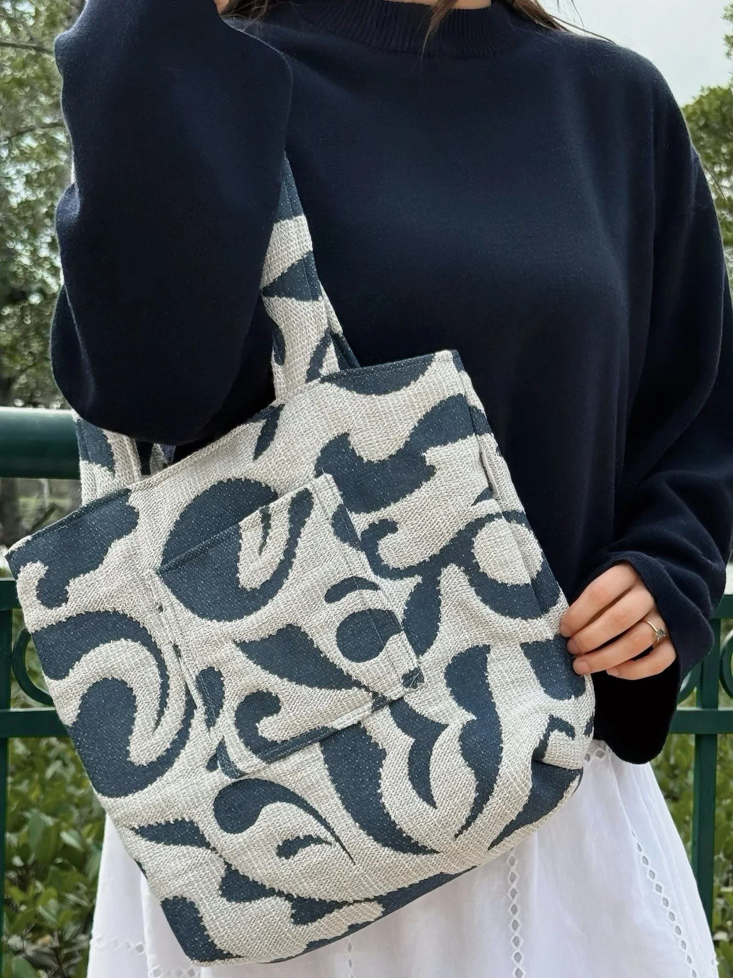 Coastal Twirl Tote