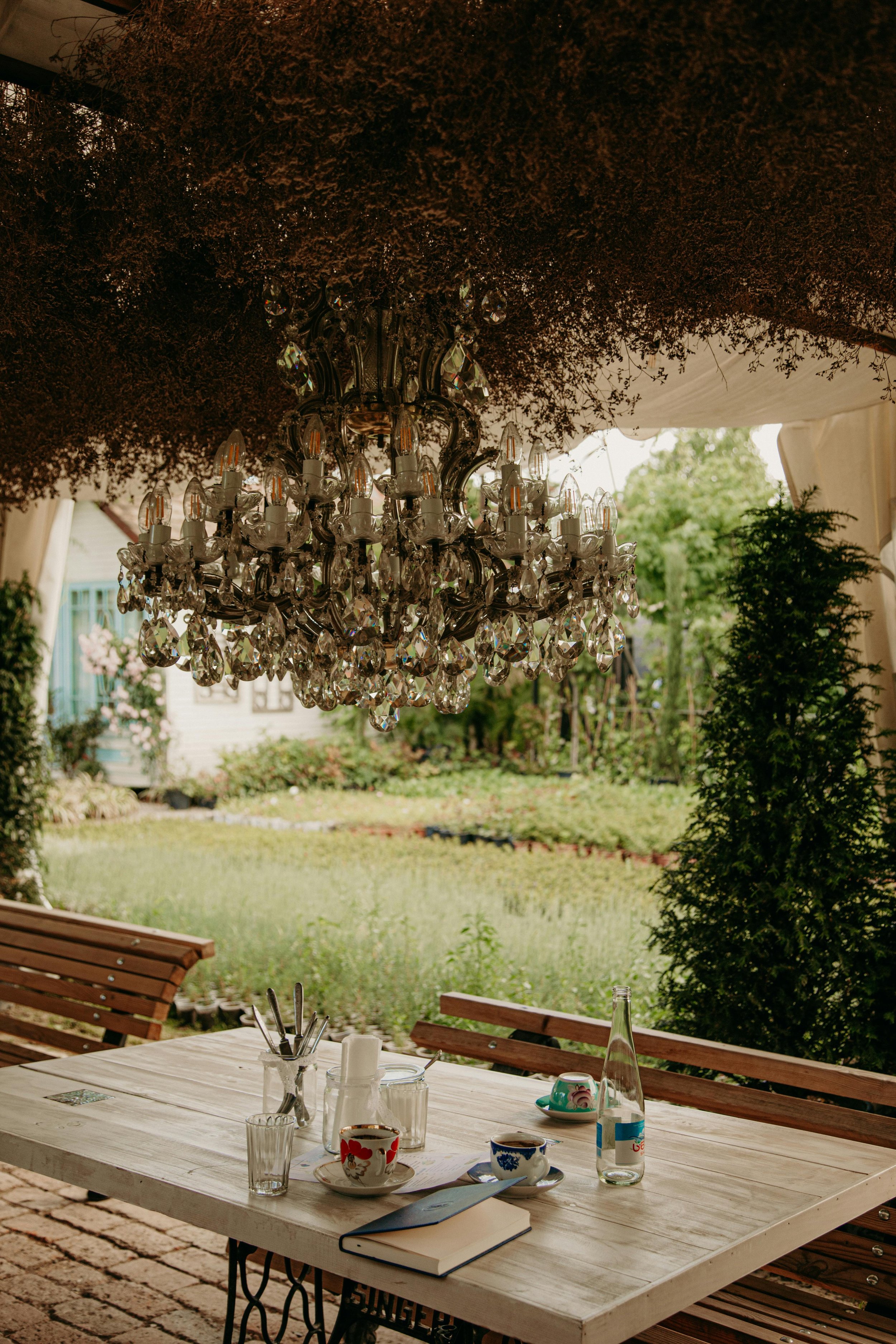 chandelier3.jpg