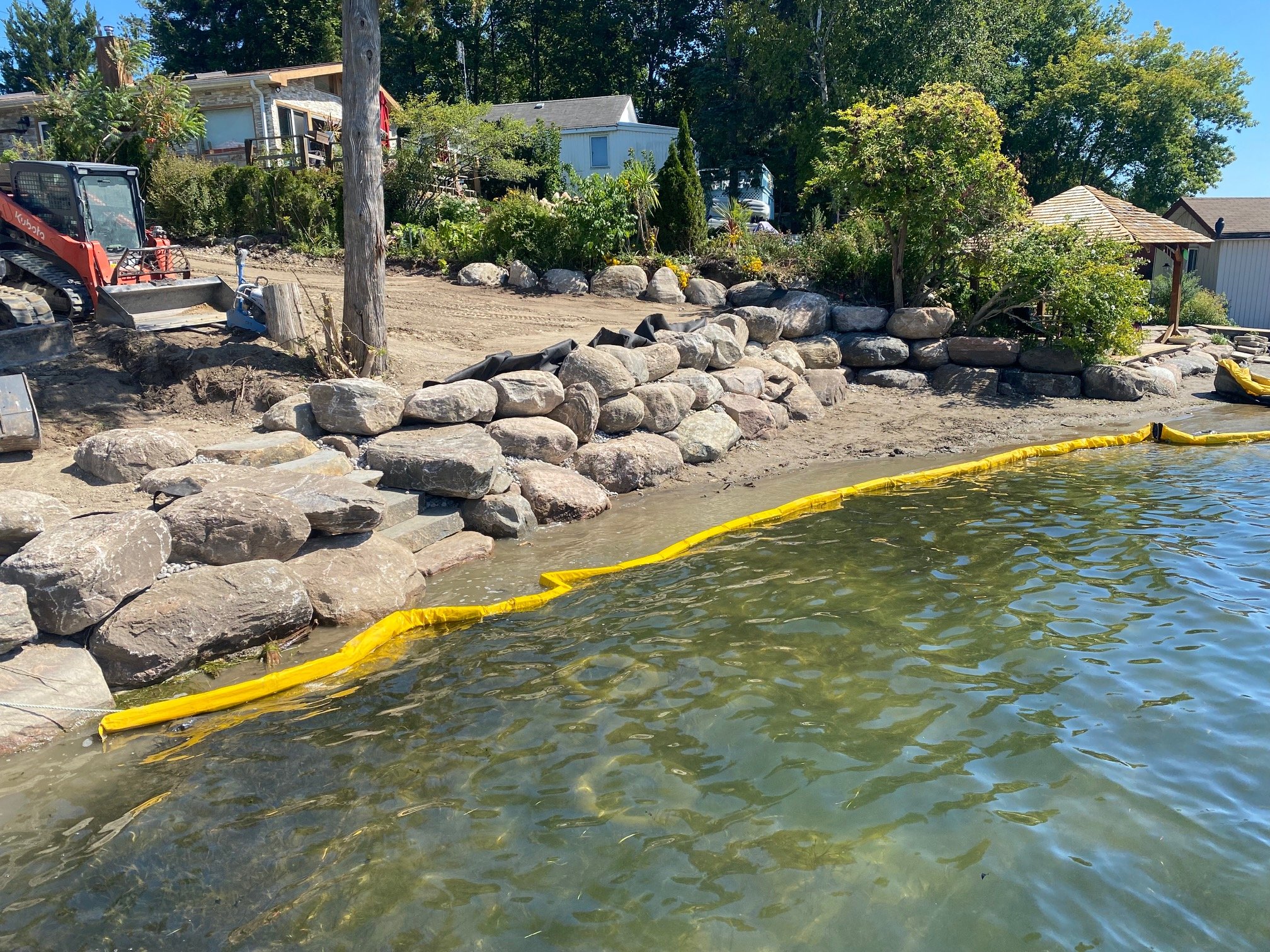 #ShorelineRestoration #ErosionControl #LakeSimcoe  #GraniteBoulders#WaterfrontLiving 