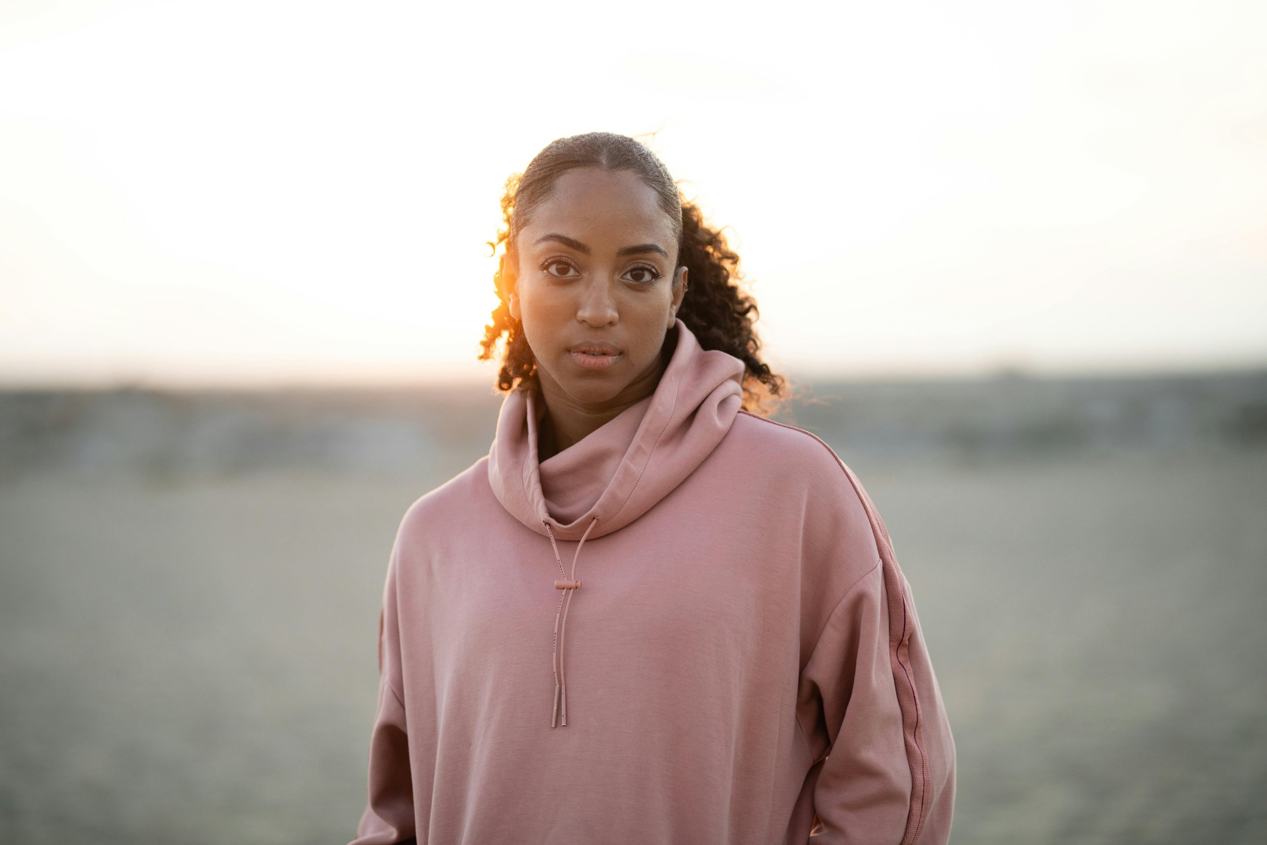 Why Hyper-Independent Women Struggle to Accept Help (Even When They Want It)