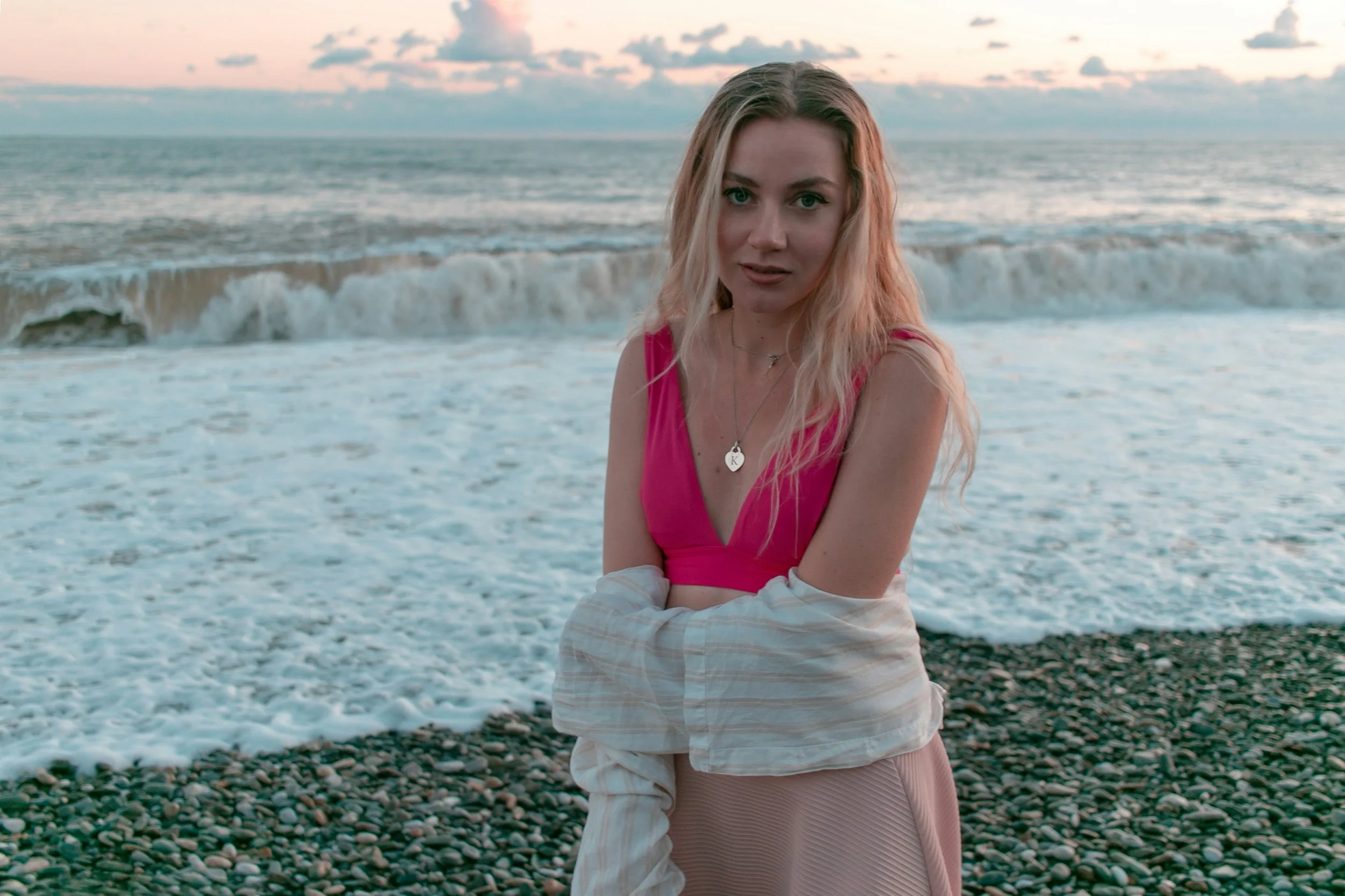 Why Narcissistic Abuse and Attachment Wounds Keep Showing Up Together in Hyper-Independent Women