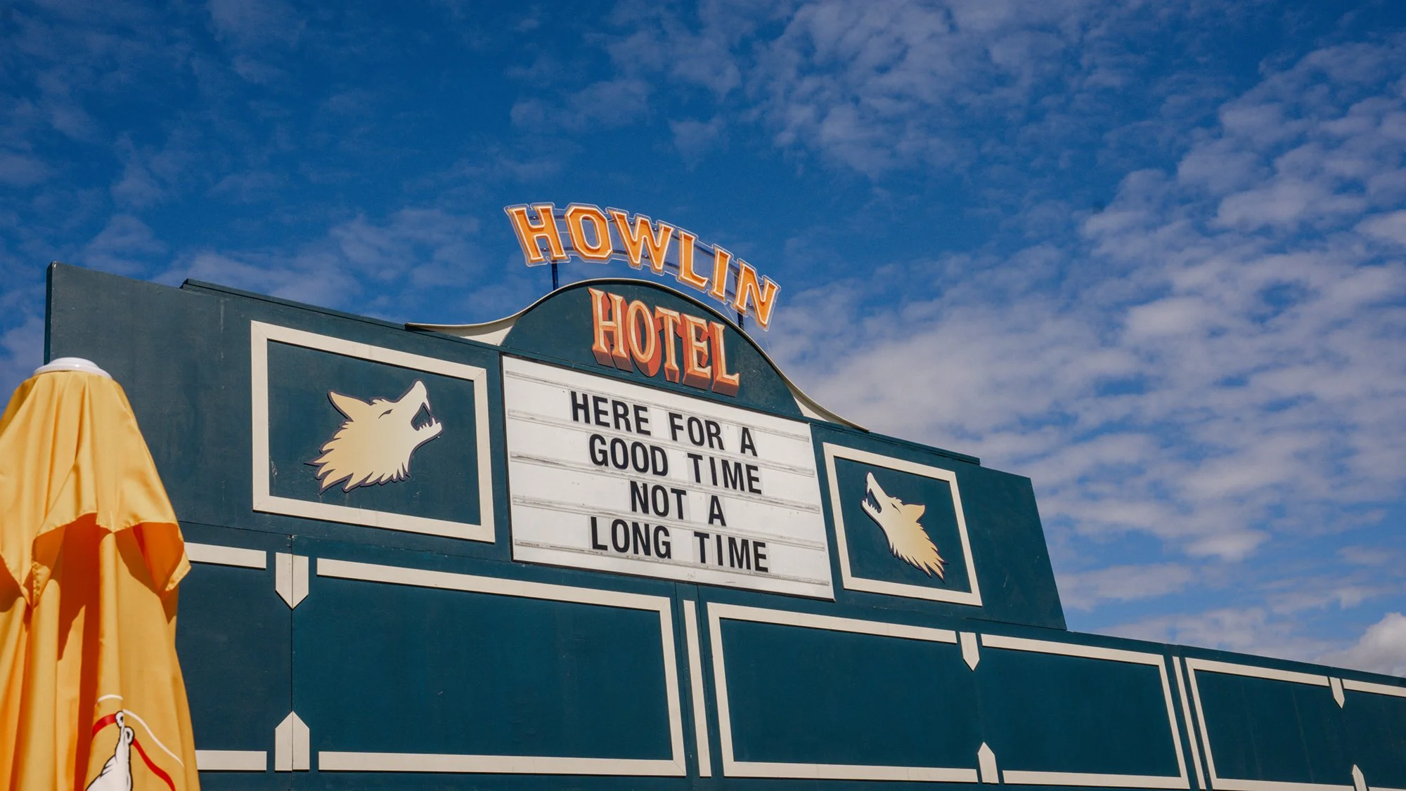 Howlin' Country