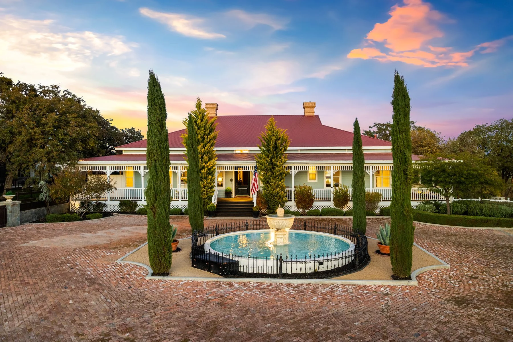 Benton Exterior-05.jpg