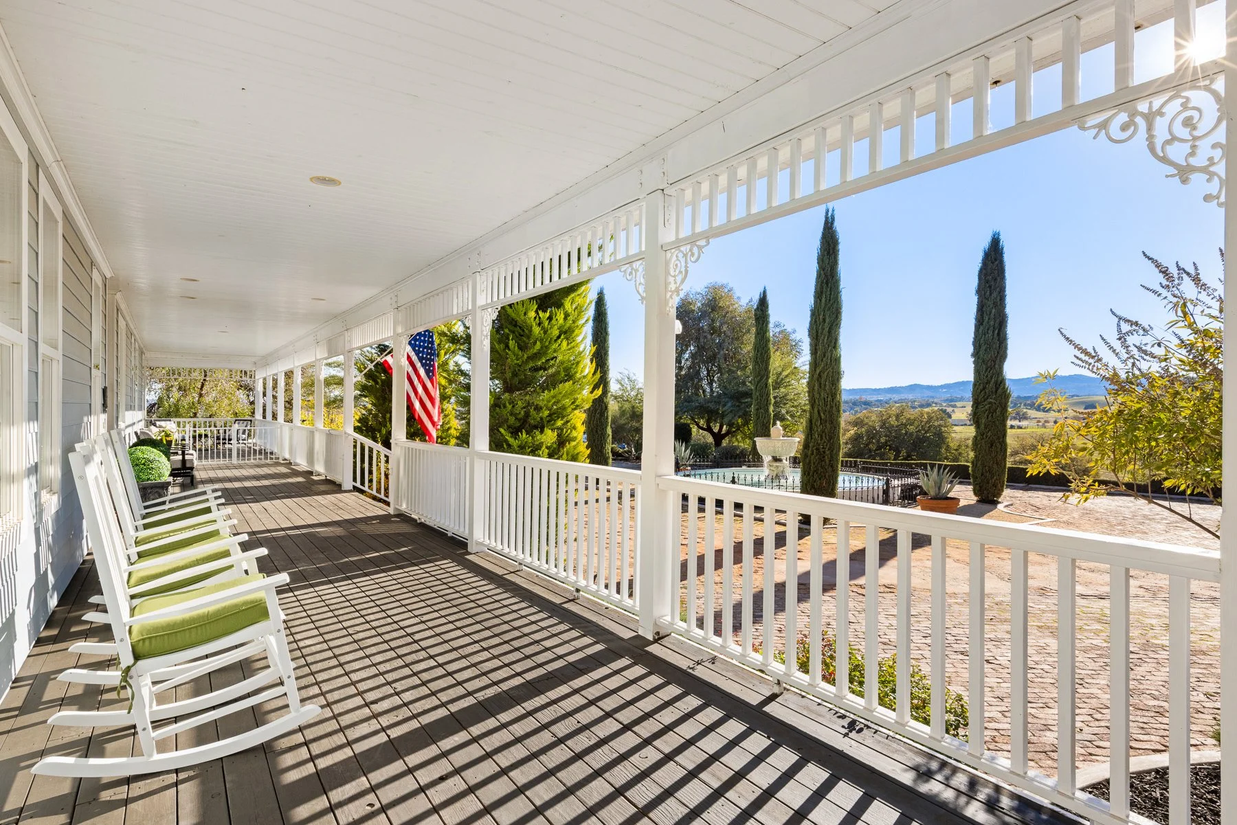 Benton Exterior-01.jpg