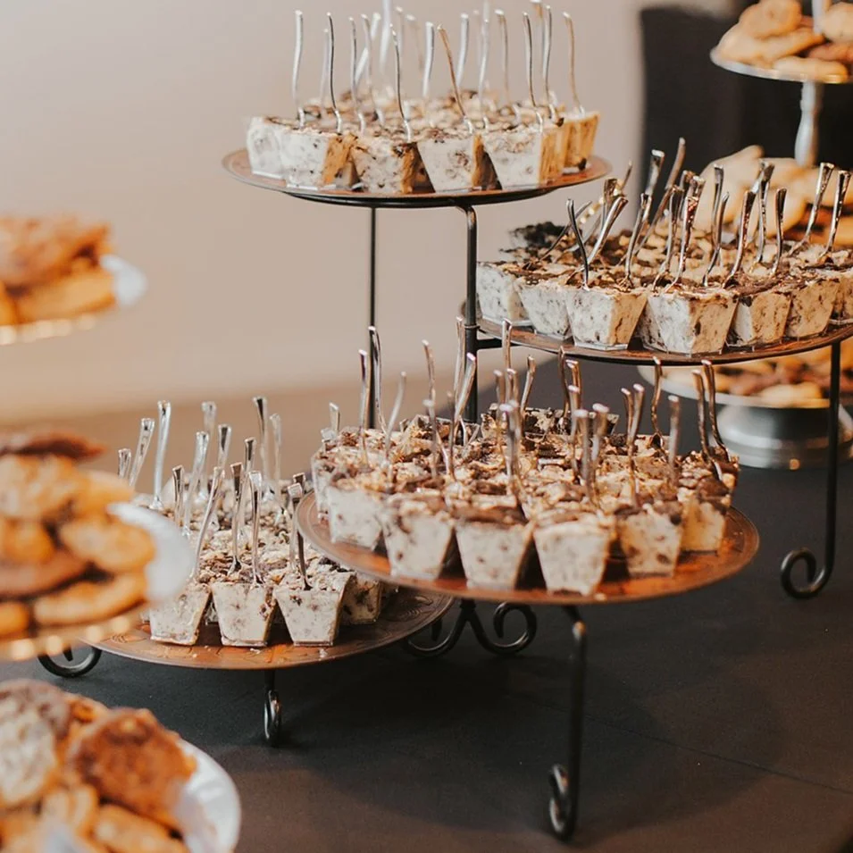 4-tiered dessert stand w/ option of black, silver, or bronze plates