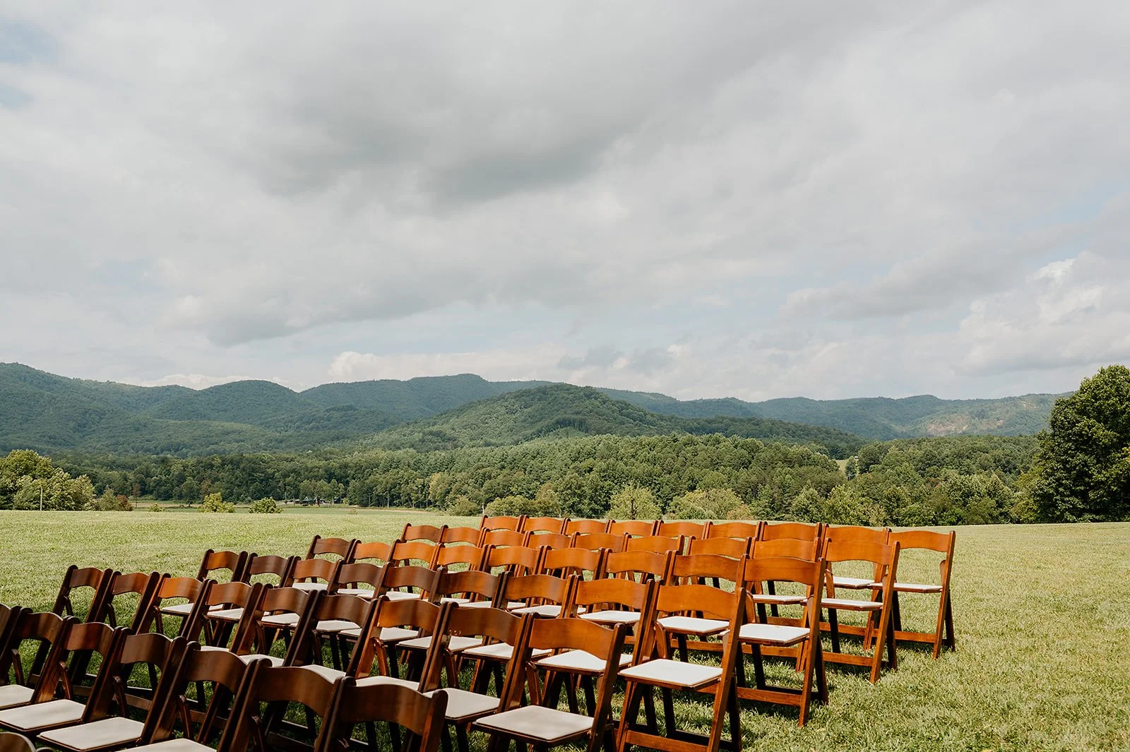 (400) wood folding chairs