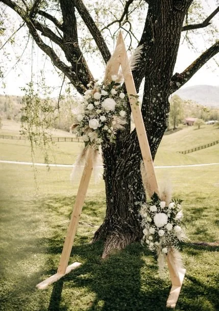 (1) wood triangle arbor