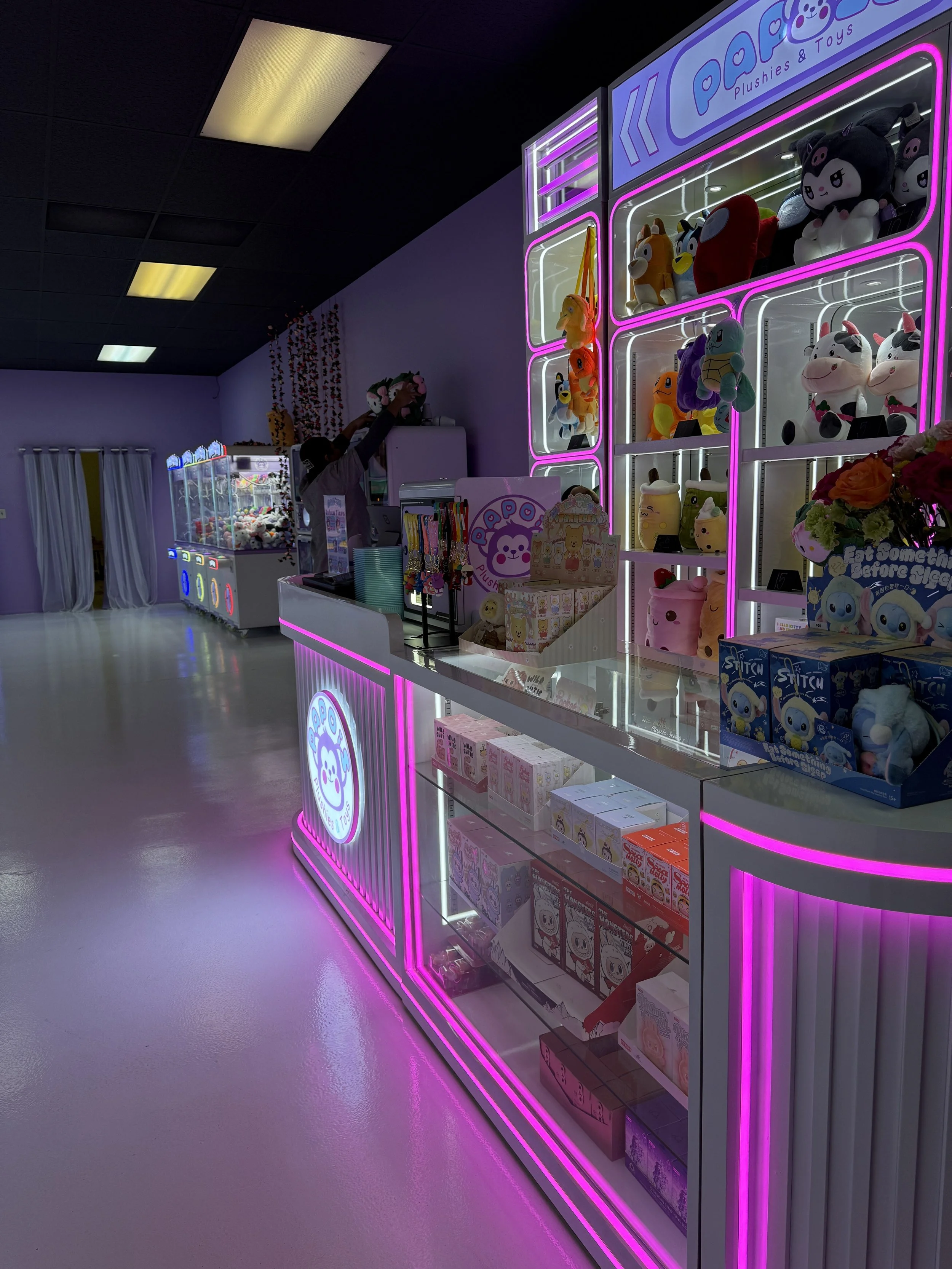 Inside the Papois arcade