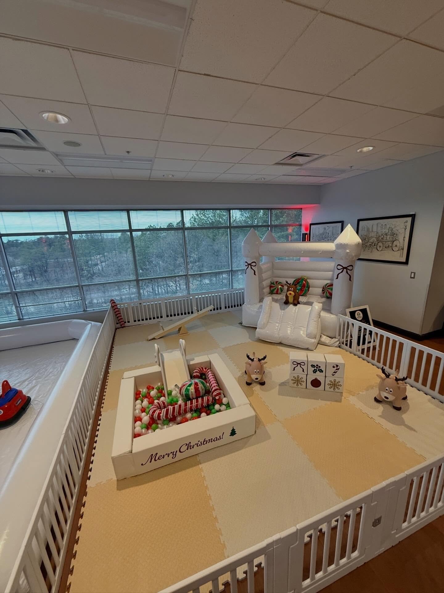 A luxe holiday setup ✨

Our 15x15 deluxe setup which includes a mini bounce house and 16.5x16.5 bumper car arena