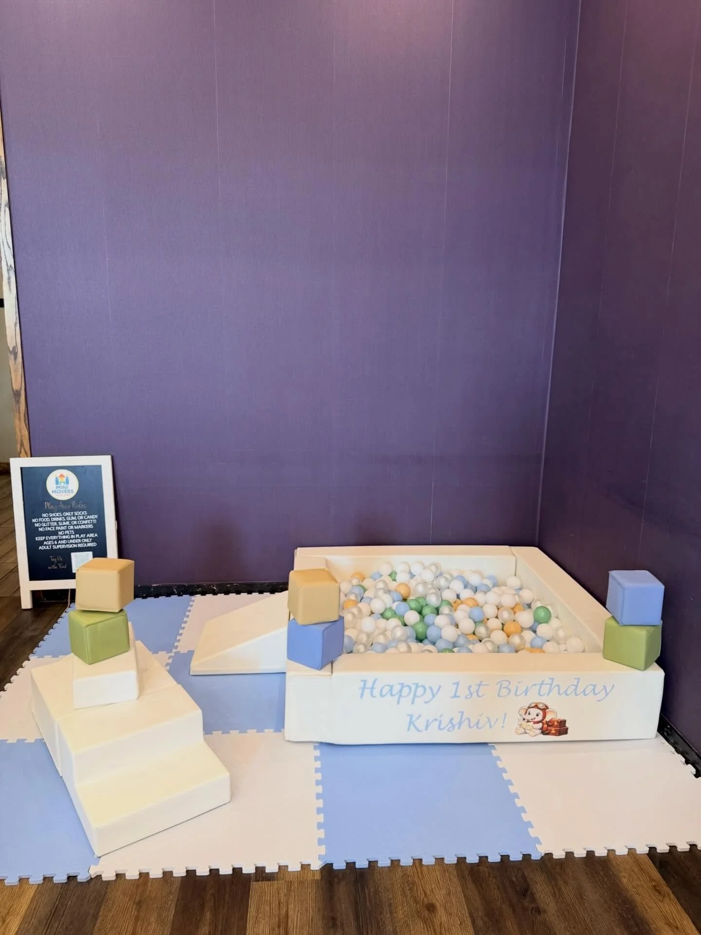 Yes&hellip; this is inside a restaurant 🤍
We make it easy to add a safe, stylish play space anywhere your party is hosted ✨

#IndoorPartyIdeas #RestaurantParty #SoftPlayRental #DMVEvents #KidsPartySetup