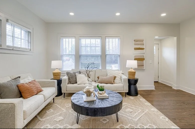 Historic Dundee charm meets contemporary elegance, staged to perfection and ready for the market! ✔️✨
.
.
.
.
.
.
#DundeeOmaha #DundeeOmahaHomes #ContenporaryStaging #ElegantStaging #MarketReady #OmahaRealEstate #OmahaRealtor #OmahaHomeStaging #Moder