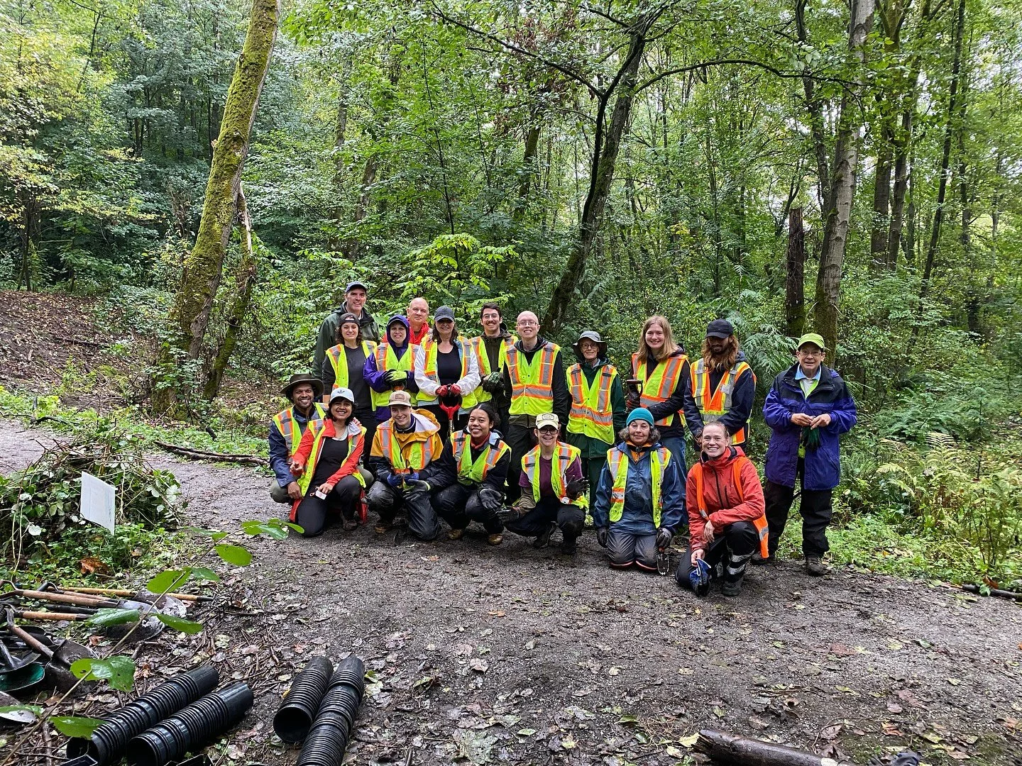 Lots of smiling faces, braving the rain, and getting stuck into our first 2025 Fall planting! 

With the help of 18 volunteers we planted over 200 Indigenous plants today at our Avalon Pond site.

Planting is a great time to come together, celebrate 