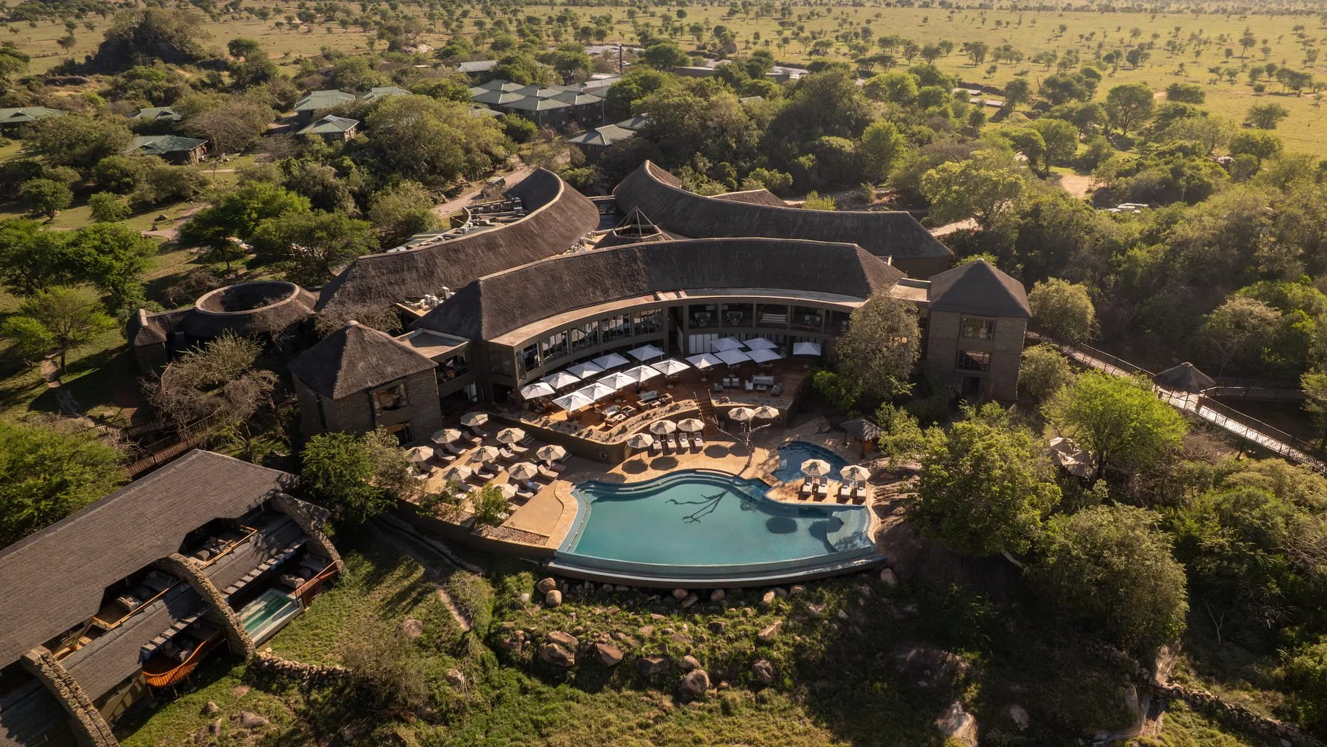 The Four Seasons Collection: Extraordinary Hotels &amp; Experiences Around the World