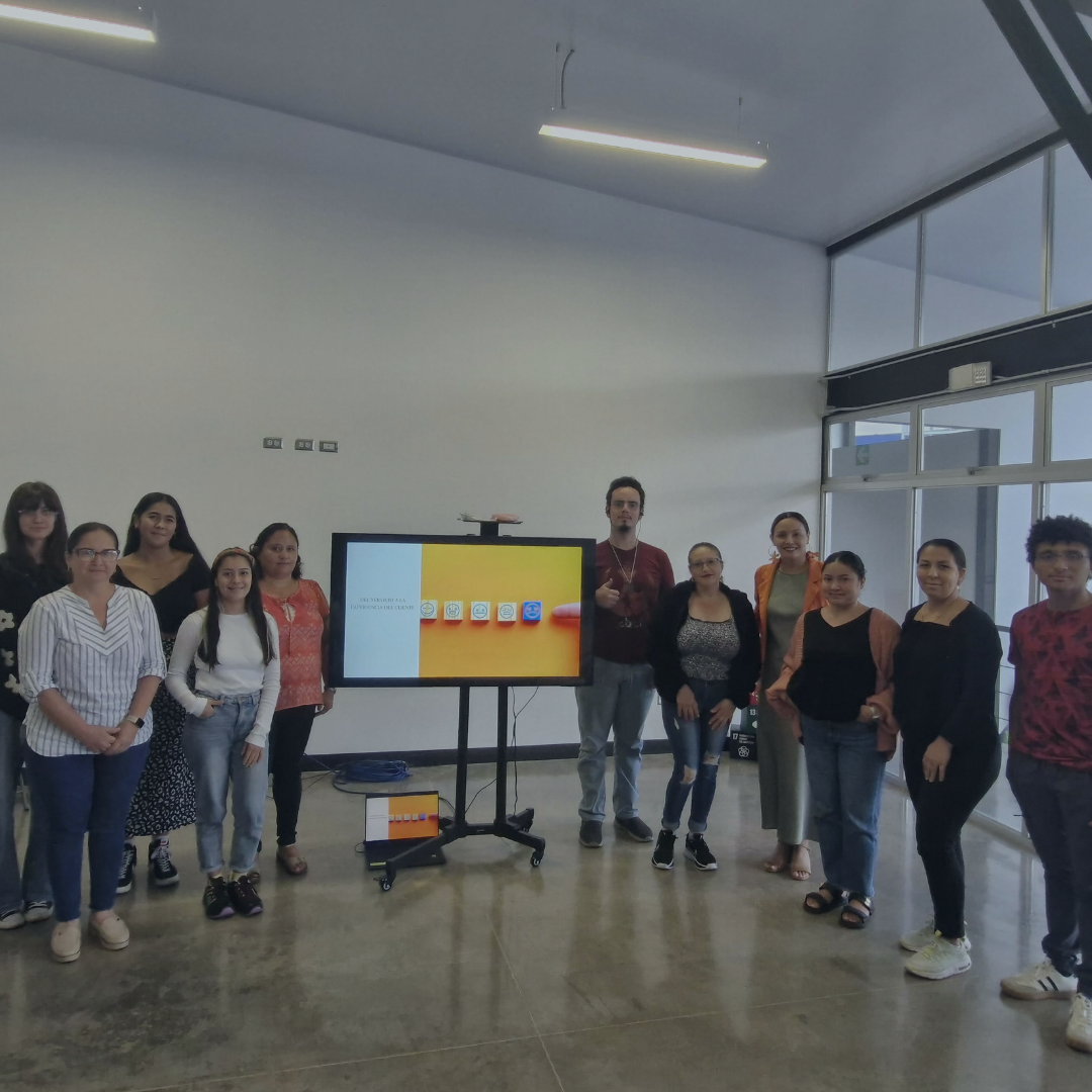 Charla: Empleabilidad y Servicio al Cliente 
