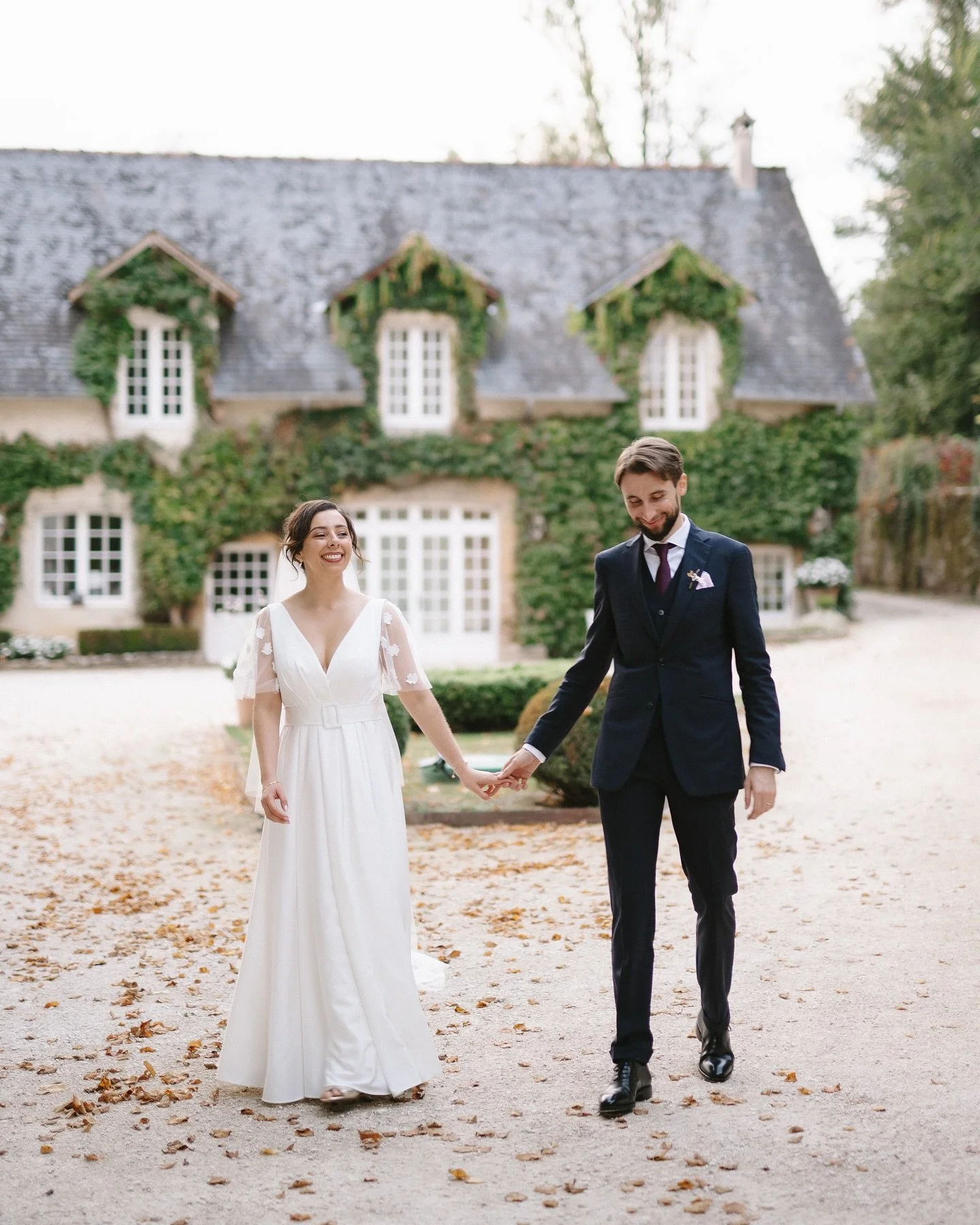 I&rsquo;m right in the middle of all my editings if you&rsquo;re wondering if i&rsquo;m still alive (i&rsquo;m not) 💻

📸 Paloma &amp; Yohan 

#wedding #weddingphotos #weddingphotography