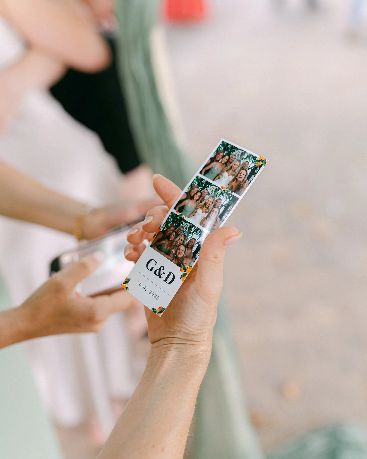 ✨ Immortalisez vos plus beaux souvenirs ✨
Notre photobooth, c&rsquo;est la touche fun et &eacute;l&eacute;gante qui transforme chaque mariage en une f&ecirc;te inoubliable 💍📸

#photobooth #photoboothrental #photoboothwedding