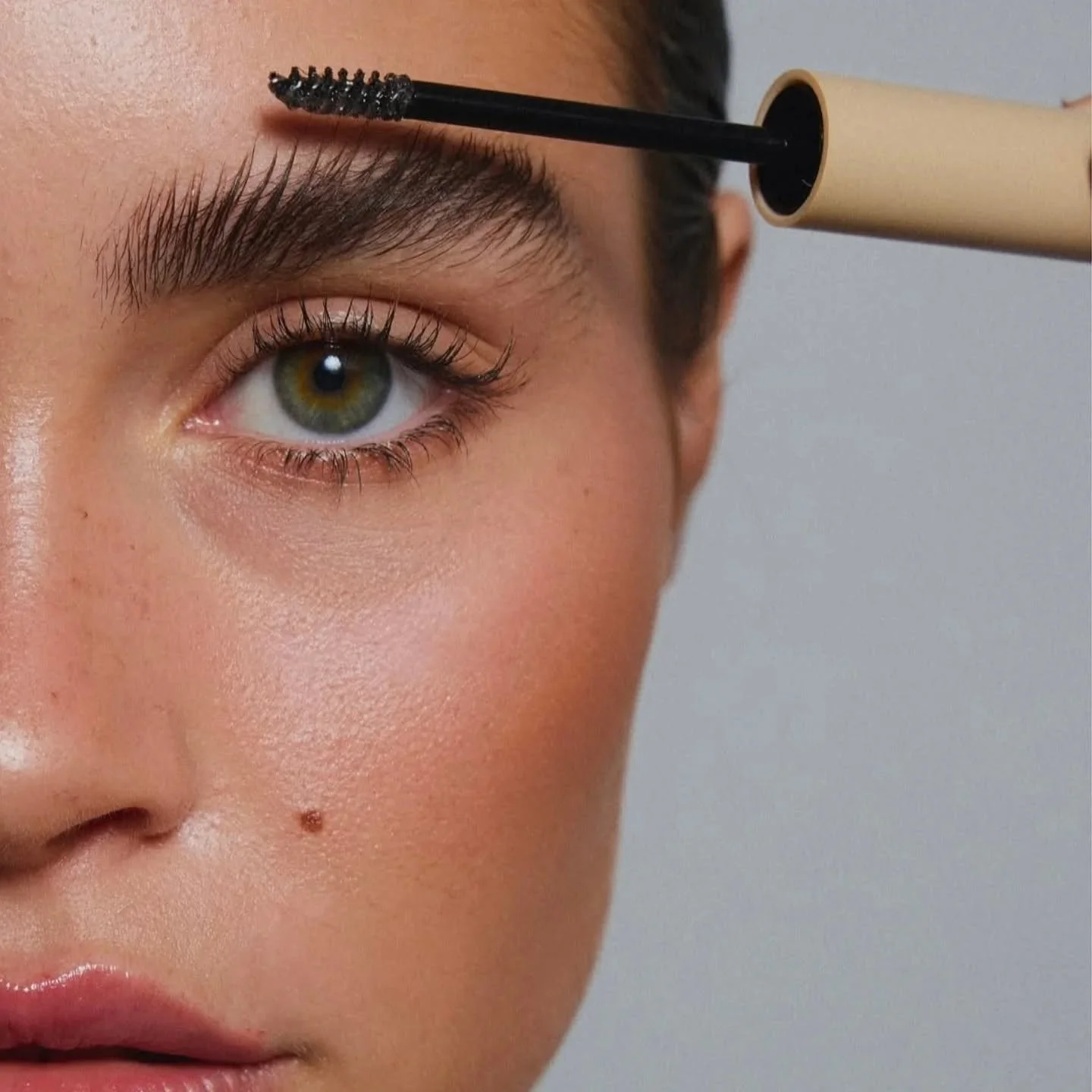 We are so excited to be stocking Fluffi Beauty at Melinda Zagame Brows and Makeup! 

Fluffi is an Australian-born brand with some absolutely amazing brow products to help keep your brows looking freshly groomed in between salon visits! 

BROW BUILD S