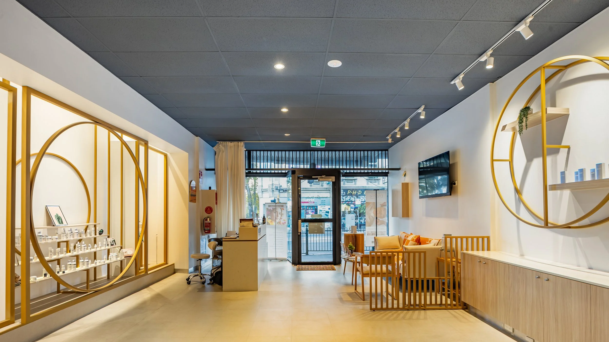 InnovaSkinStudio_Shot26_HDR.jpg