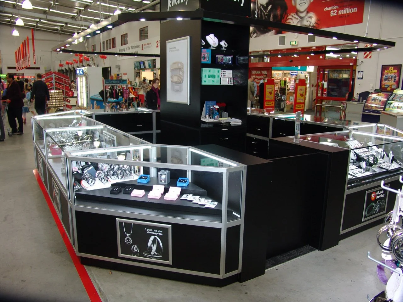 TWH-jwllry-kiosk-2.jpg