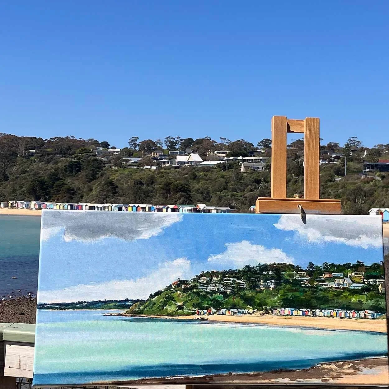 Finally finished my Mills Beach Oil painting with a beautiful sunny day yesterday.  This piece will be available @mt_eliza_art_design_show 25-27 October as well as my colourmeadow work in the shop section. ☀️ #colourmeadow #jillmcfarlaneart #mtelizaa