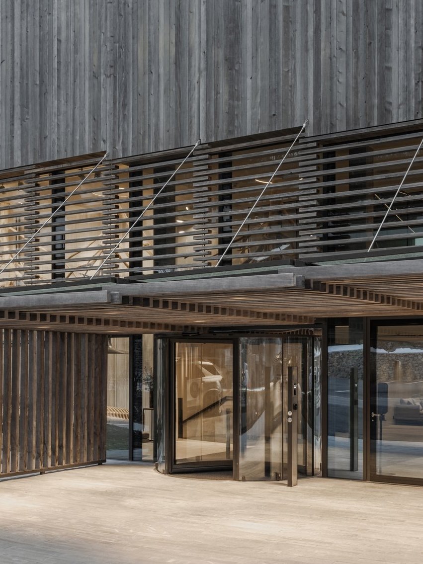 timber-battens-vertical-cladding-entrance-detail.jpg