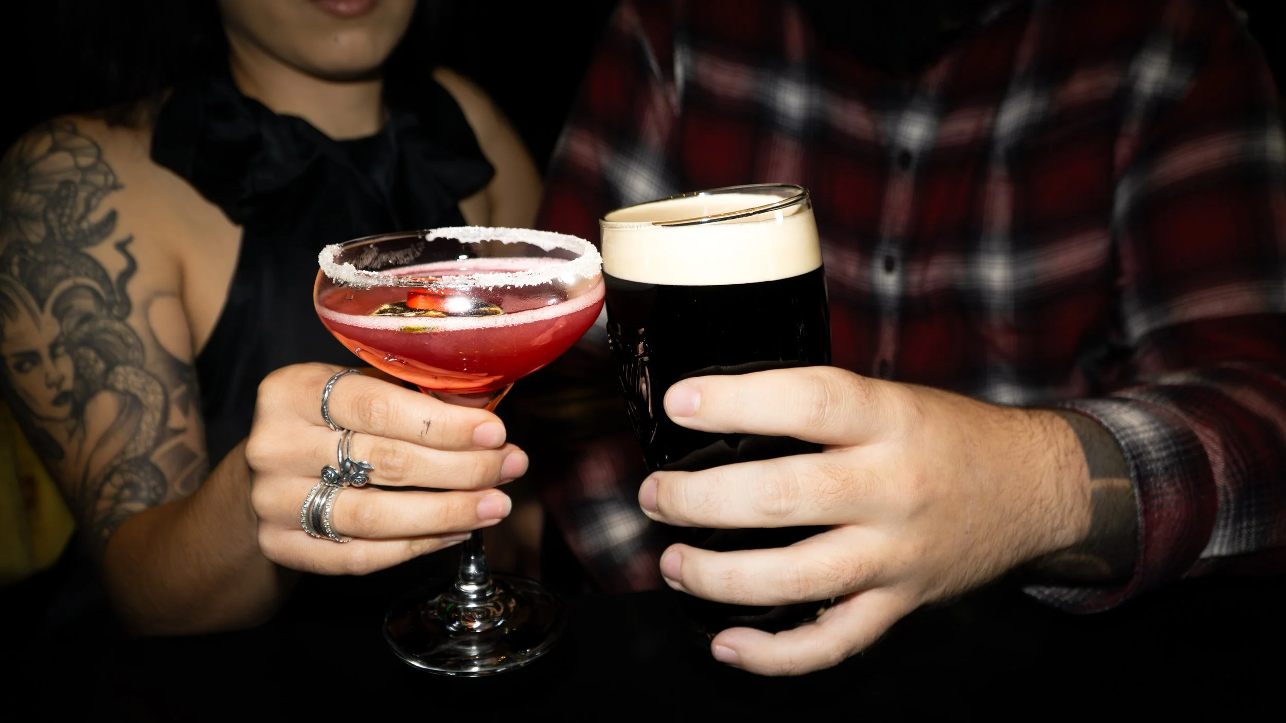 drinks-bar-event-couple-photography.jpg.jpg