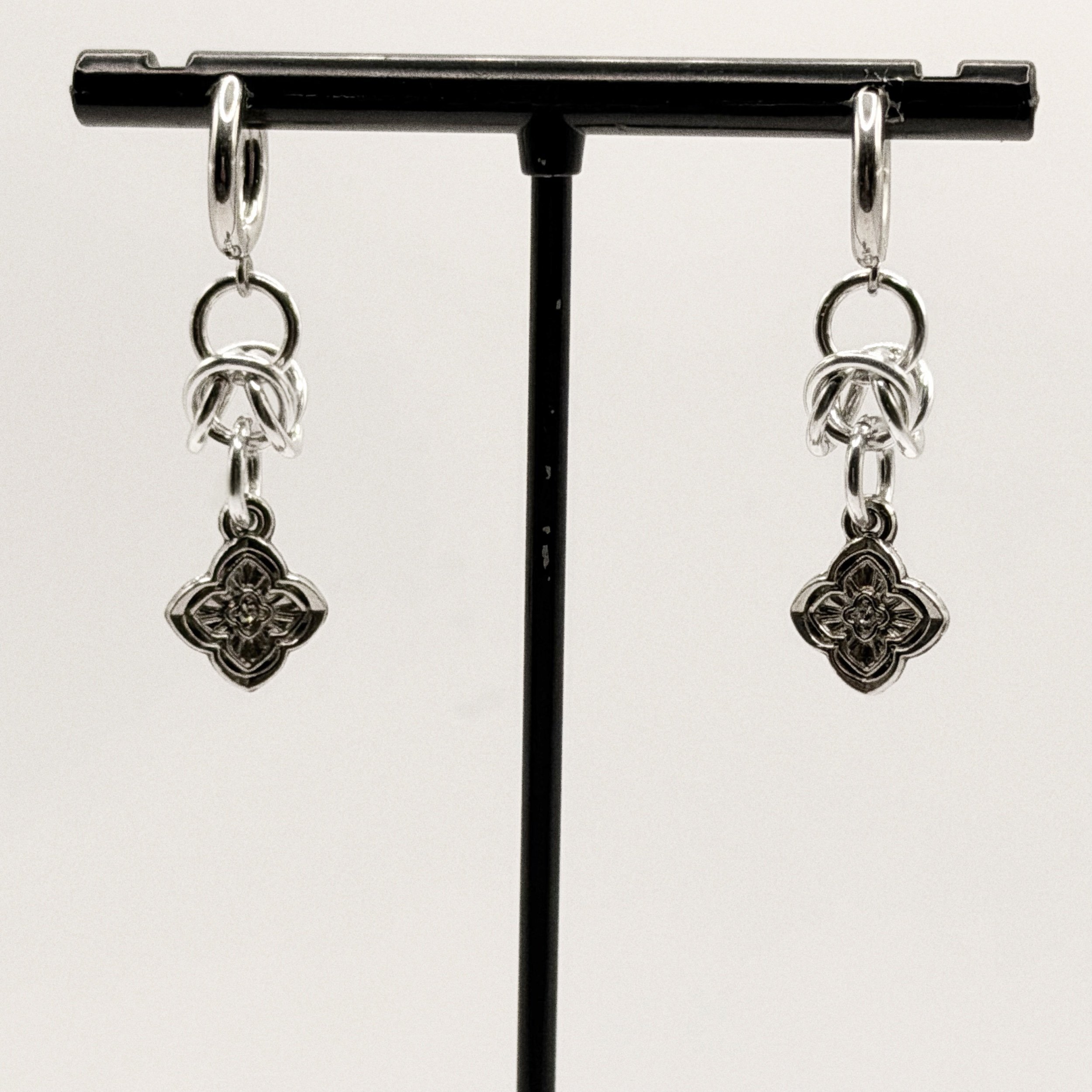 small chainmail quatrefoil earrings dainty