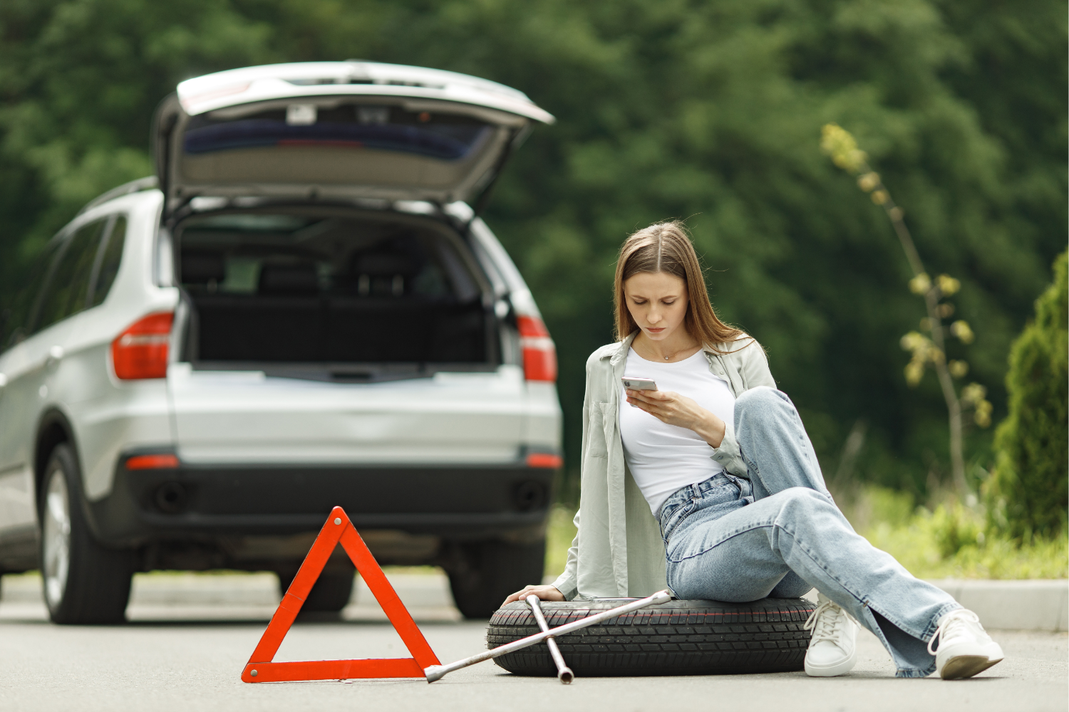 Signs You Need Emergency Roadside Assistance Instead of Driving Further