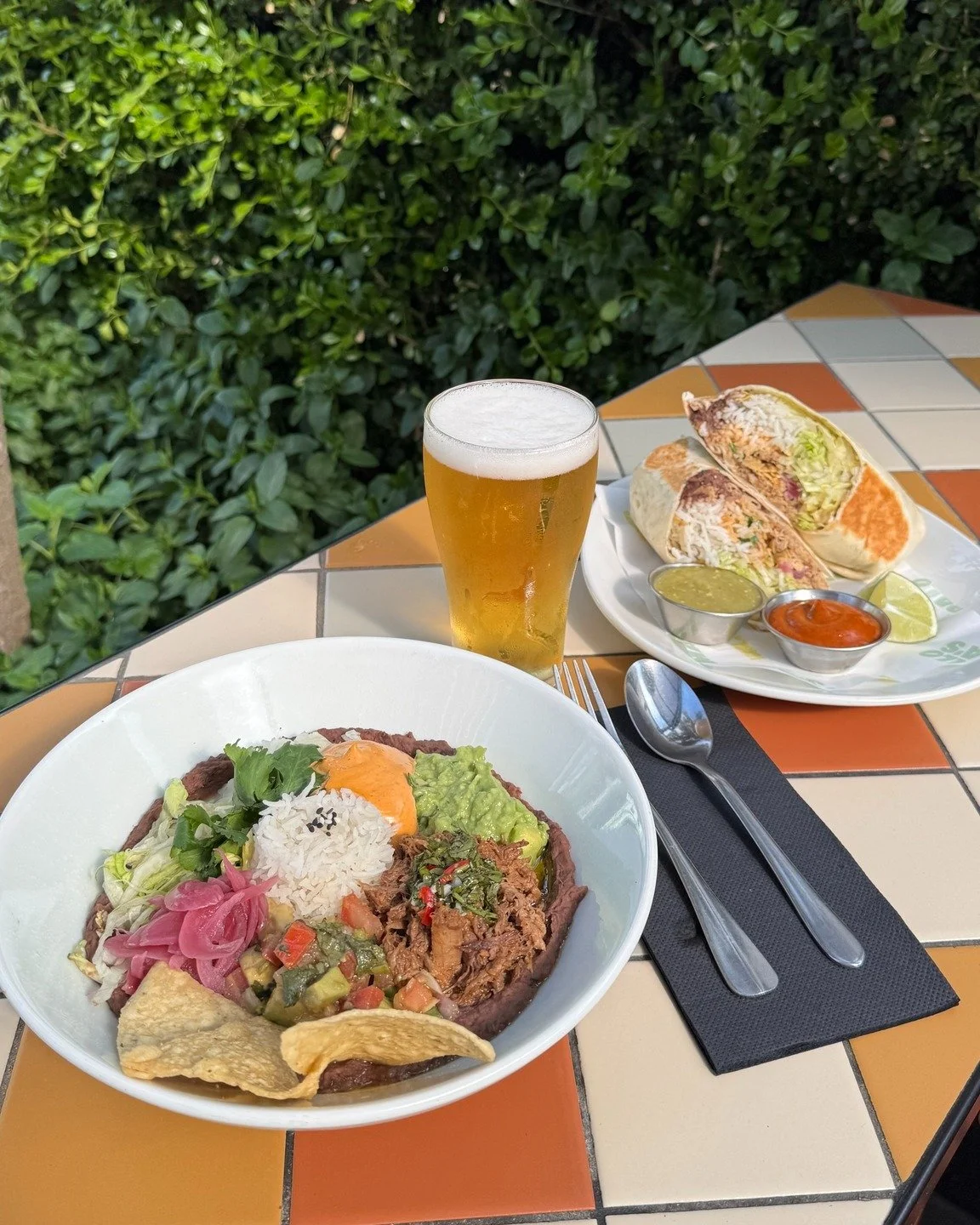 We&rsquo;re rolling into Wednesday like&hellip; 🌯💃

 Burrito or Burrito Bowl + a Beer or a Marg for $25 &mdash; because midweek deserves flavour too.

 Warm wraps, cold drinks, and zero regrets &mdash; that&rsquo;s the Paloma&rsquo;s formula. 😏

#