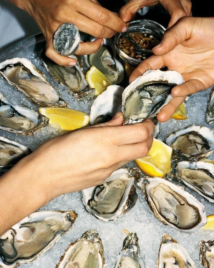 Tomorrow&rsquo;s forecast: $2 oysters!

Two Buck a Shuck in the courtyard hits different with blue skies, hot weather and ice-cold drinks.

Tables are filling fast.

Book it before someone else does. 💋🍸
