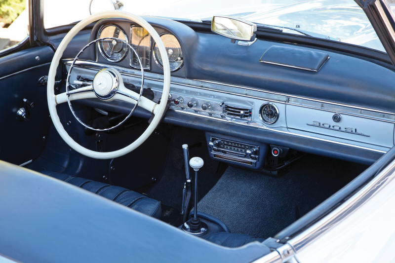1960 Mercedes-Benz 300 SL Roadster interior