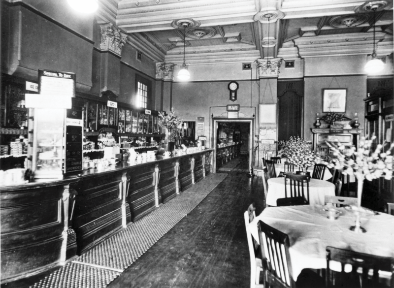 THE REFRESHMENT ROOMS IN 1935