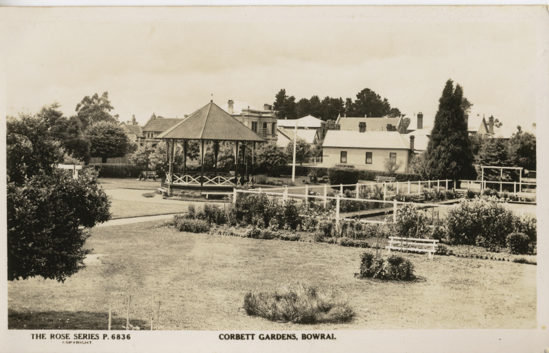 CORBETT GARDENS POSTCARD CIRCA 1940S SHOWING THE ORIGINAL BANDSTAND AND THE BOWLING GREENS ON THE RIGHT