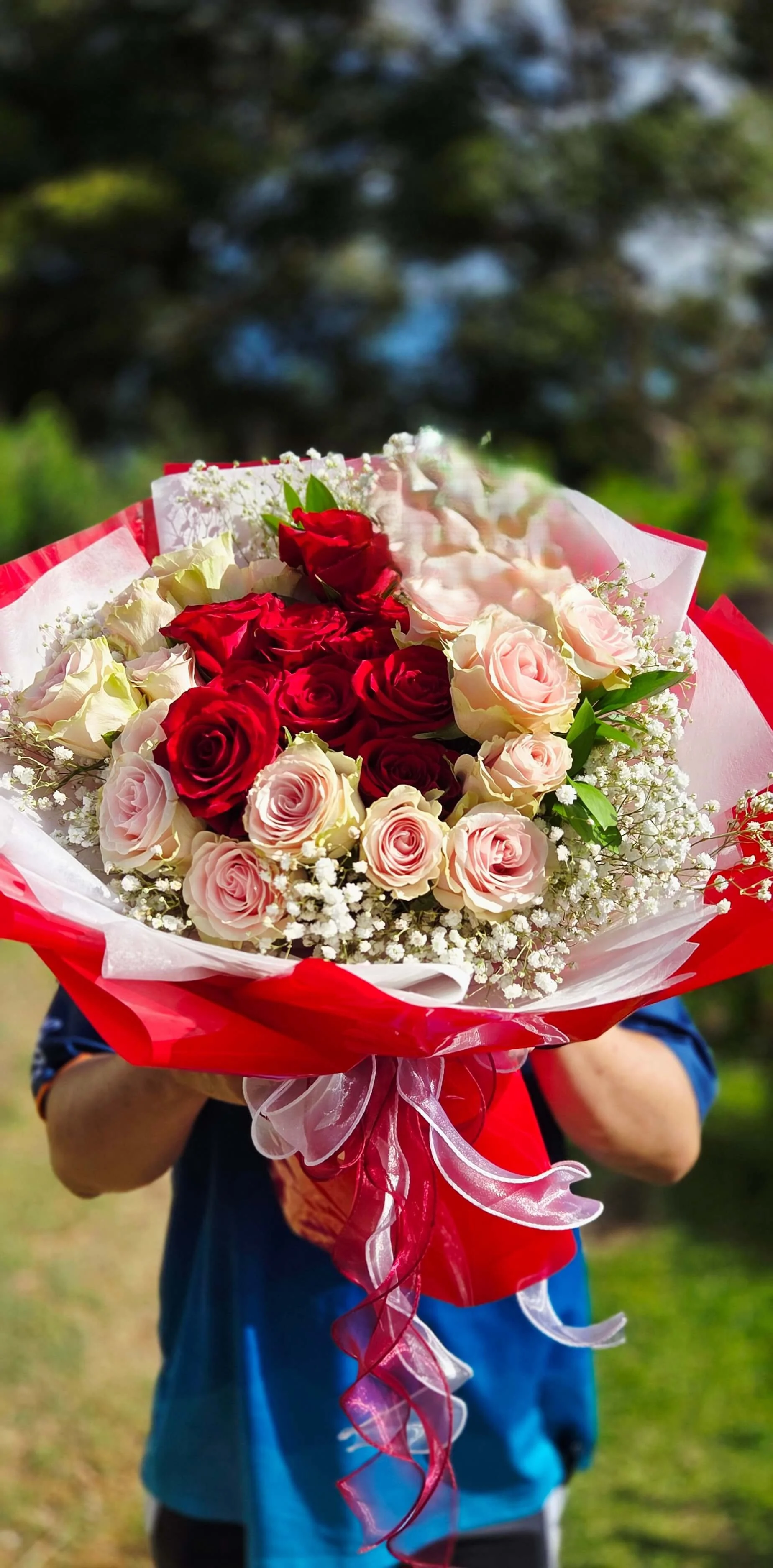 #LR40 Elegant Red and Pink Rose Bouquet