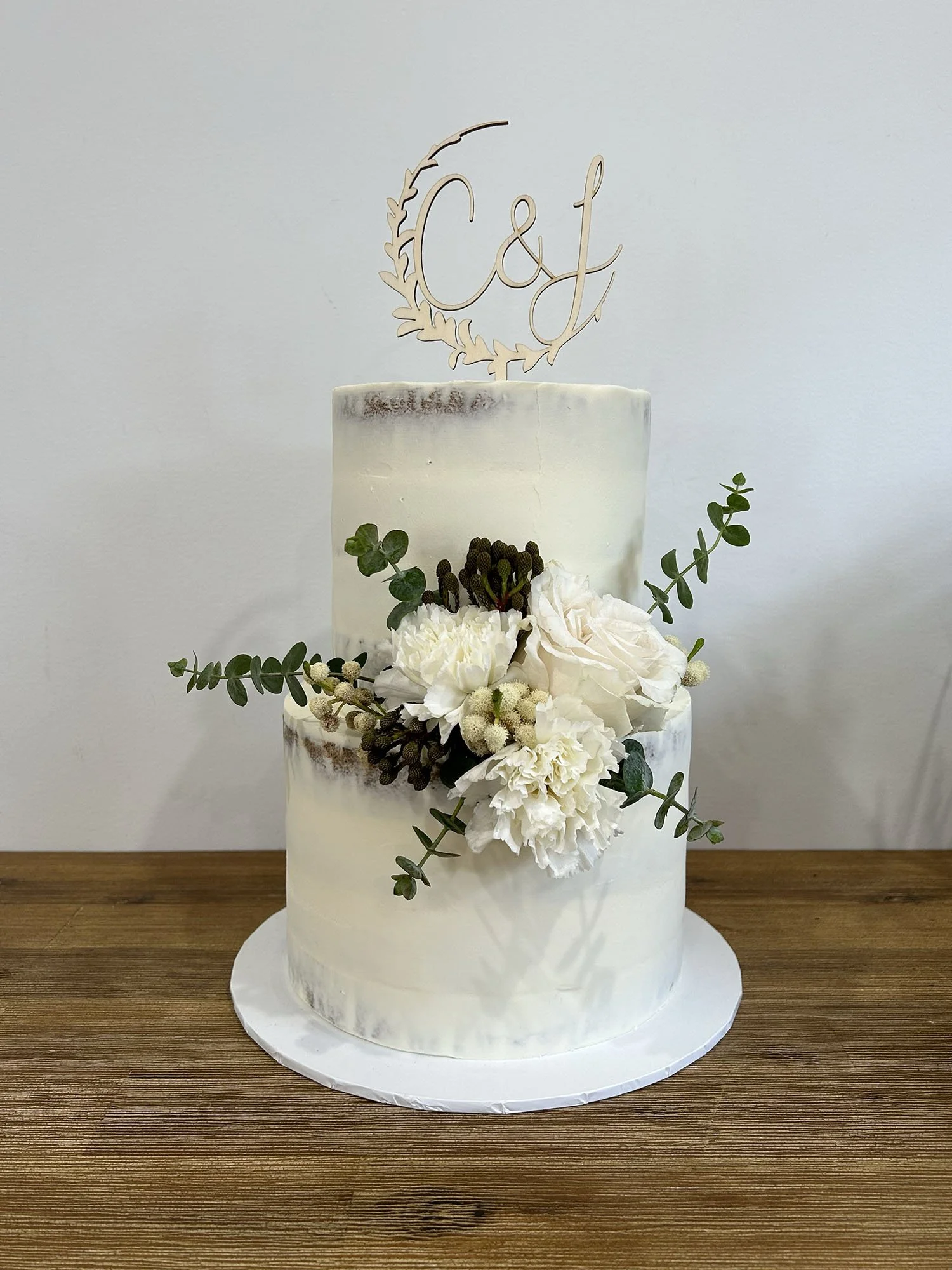 WakeBakeCake_FloralWeddingCake.png