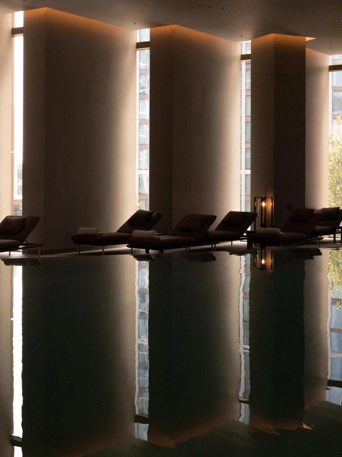 @parkhyattlondonriverthames for @heritagetraveler 

Sans Comms | Content 

#luxuryhospitality #hotelphotography #londonhotels