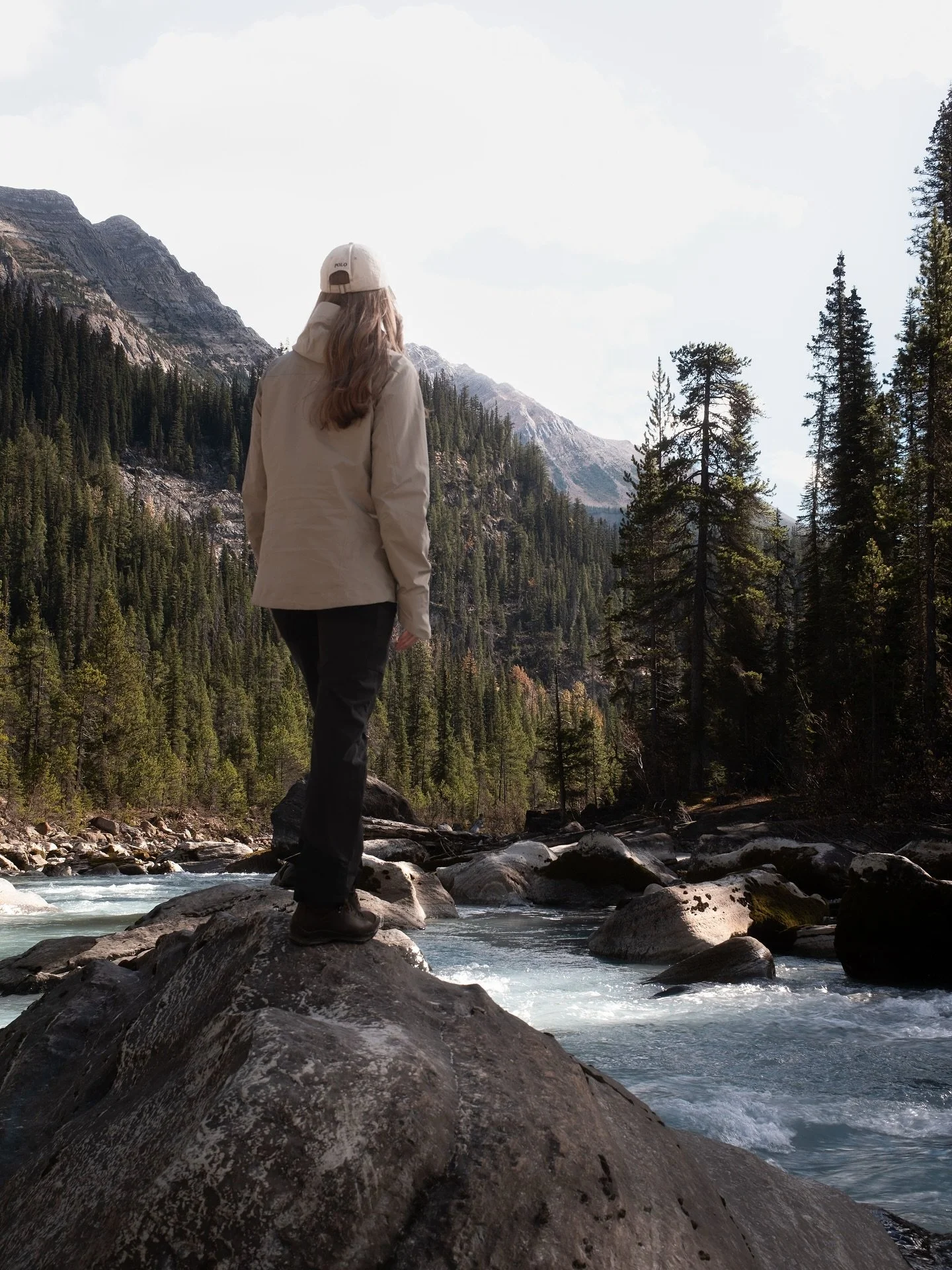@lechameau1927 Explore in the Canadian Rockies 

Sans Comms | Content 

@bloxhampr 

#lifestylephotography #yohonationalpark #travelphotography