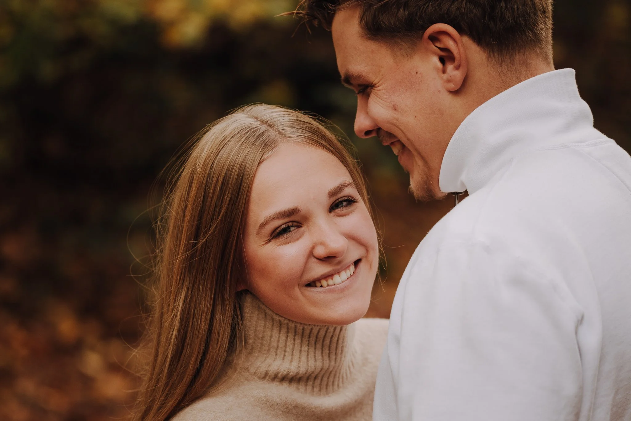 Natürliches Herbst-Fotoshooting im Lennebergwald bei Mainz - Budenheim