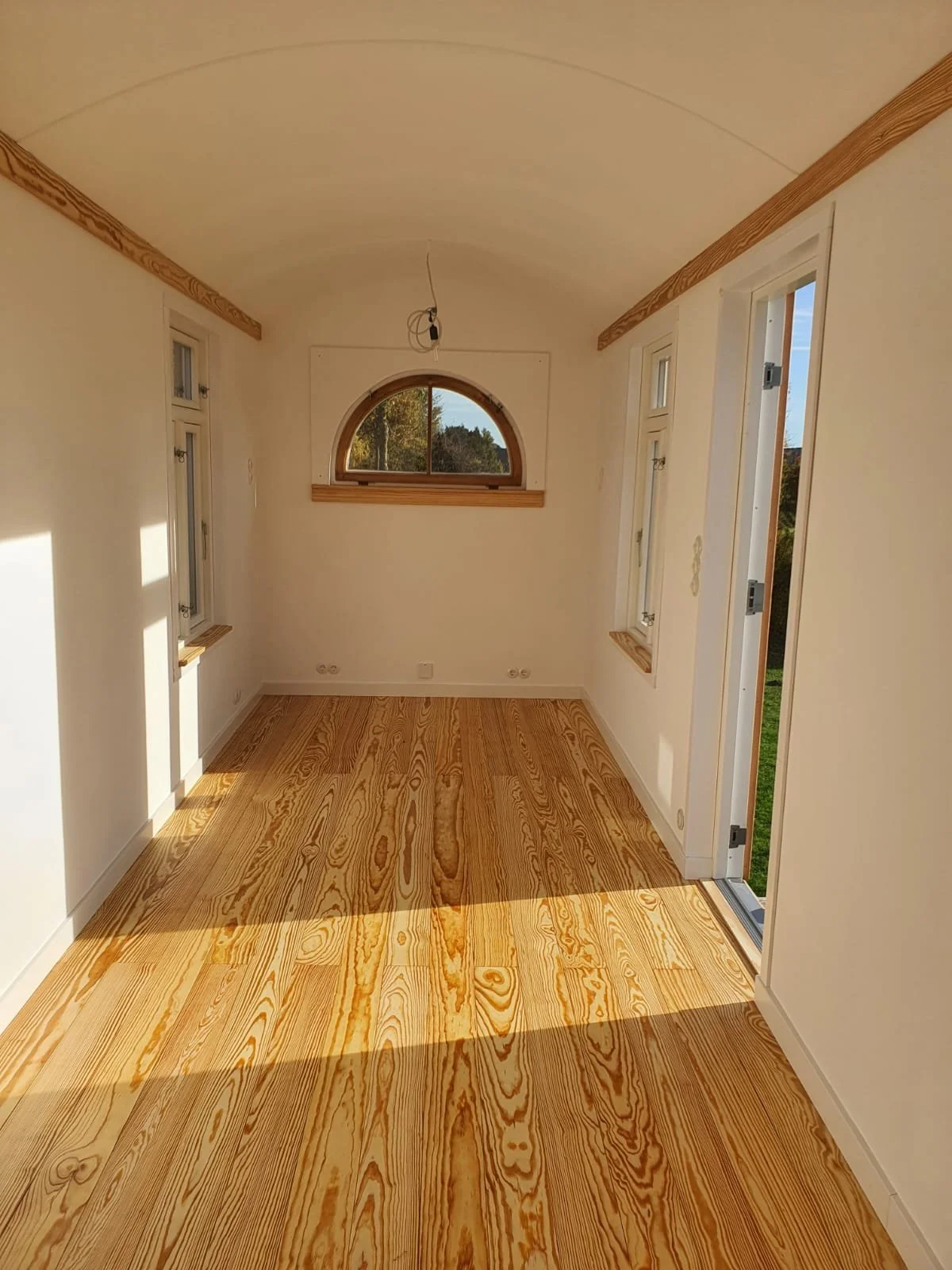 PHOTO-2025-11-26-19-15-43 8.jpg