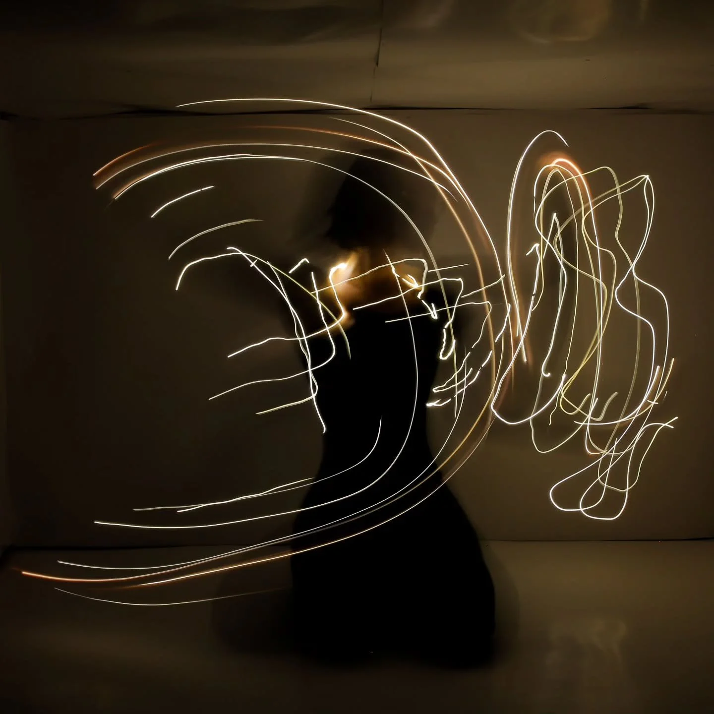 Testbilder! Ljusmåleri.
#art #lightart #photoart #paintwithlight #artphoto #performance