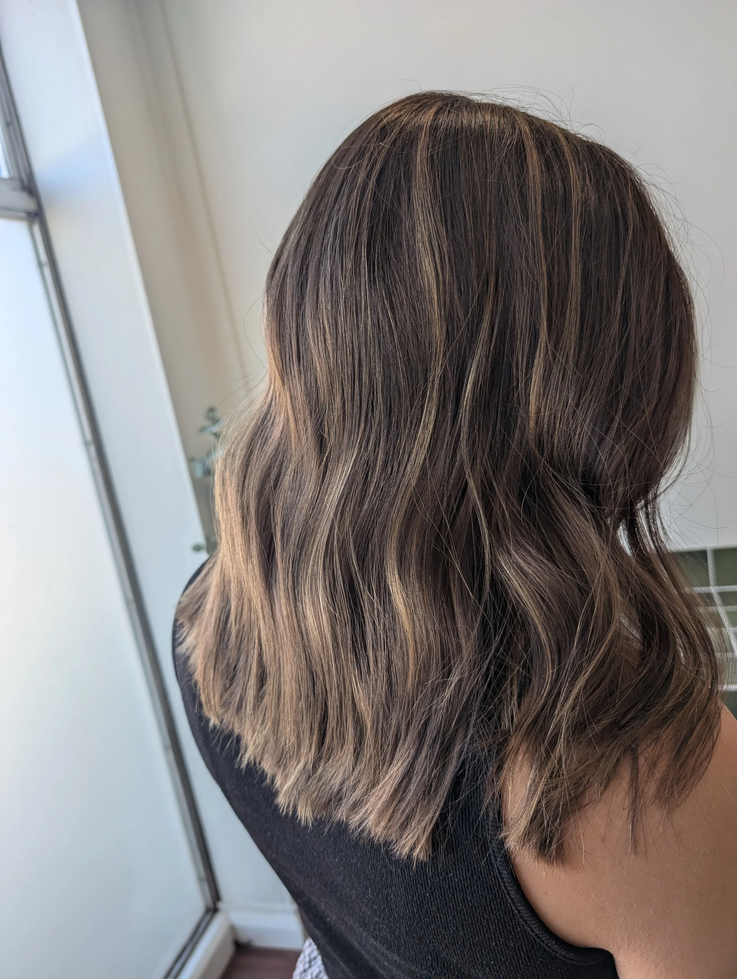 Brunette specialist & colouring based in Dee Why on the Northern Beaches of Sydney.