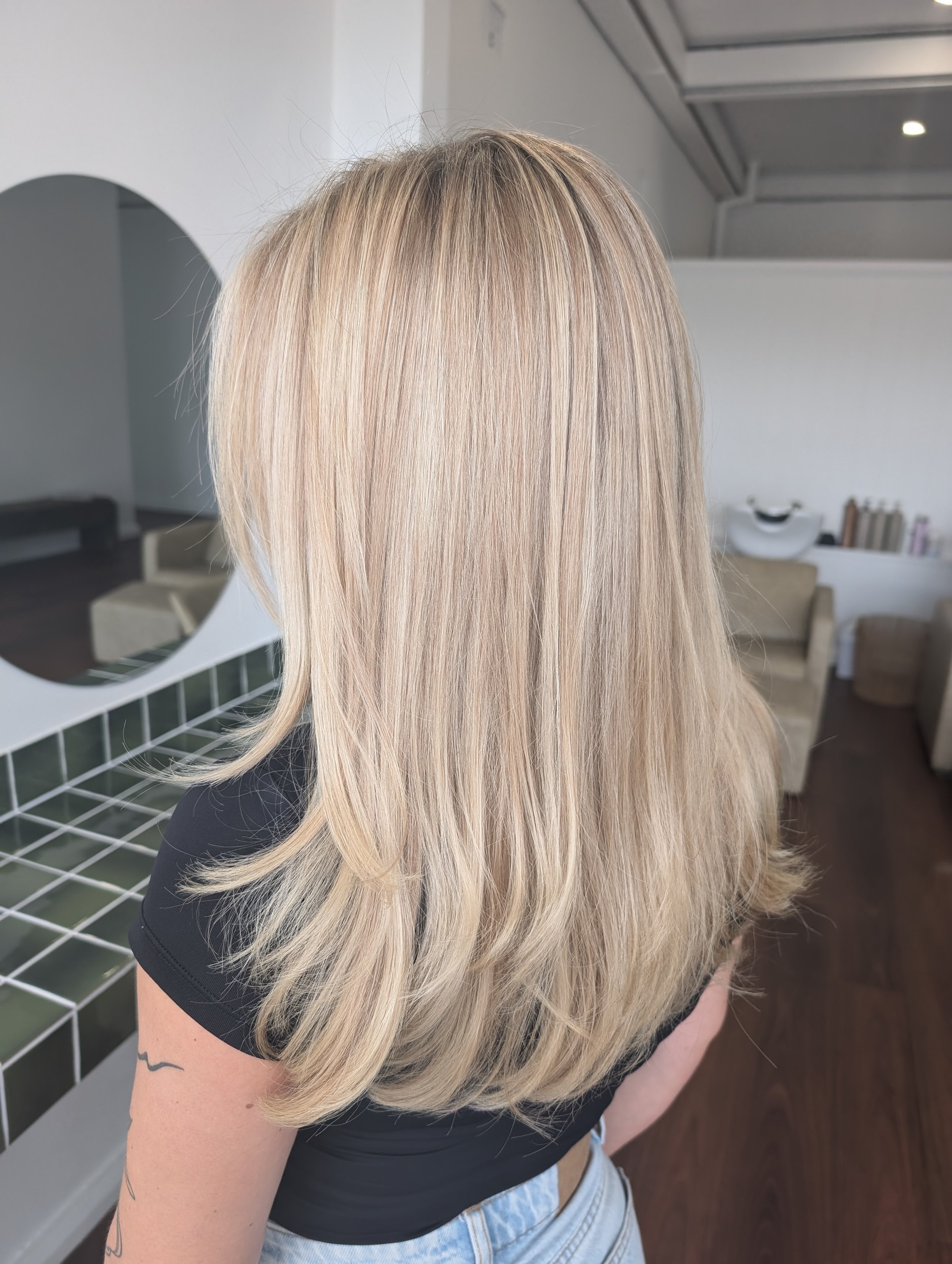 Balayage blonde hair salon based in Dee Why on the Northern Beaches of Sydney.