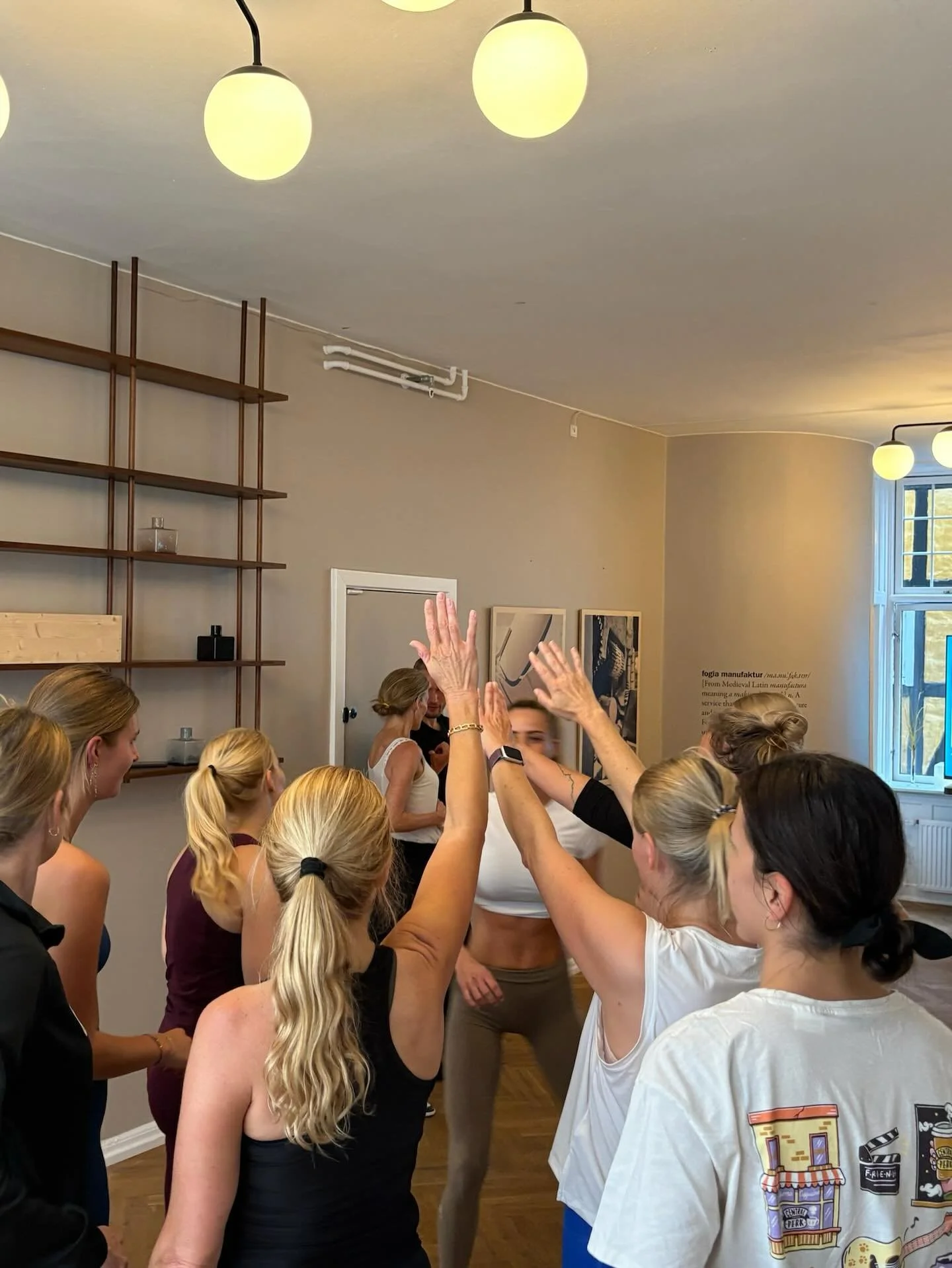 Kvinders sundhed har l&aelig;nge v&aelig;ret overset.
Men nu sker der endelig noget. 👏

📣 Regeringen har afsat 160 mio. til forskning i kvinders sundhed.
Et historisk l&oslash;ft &ndash; og en vigtig anerkendelse af noget, der alt for l&aelig;nge h