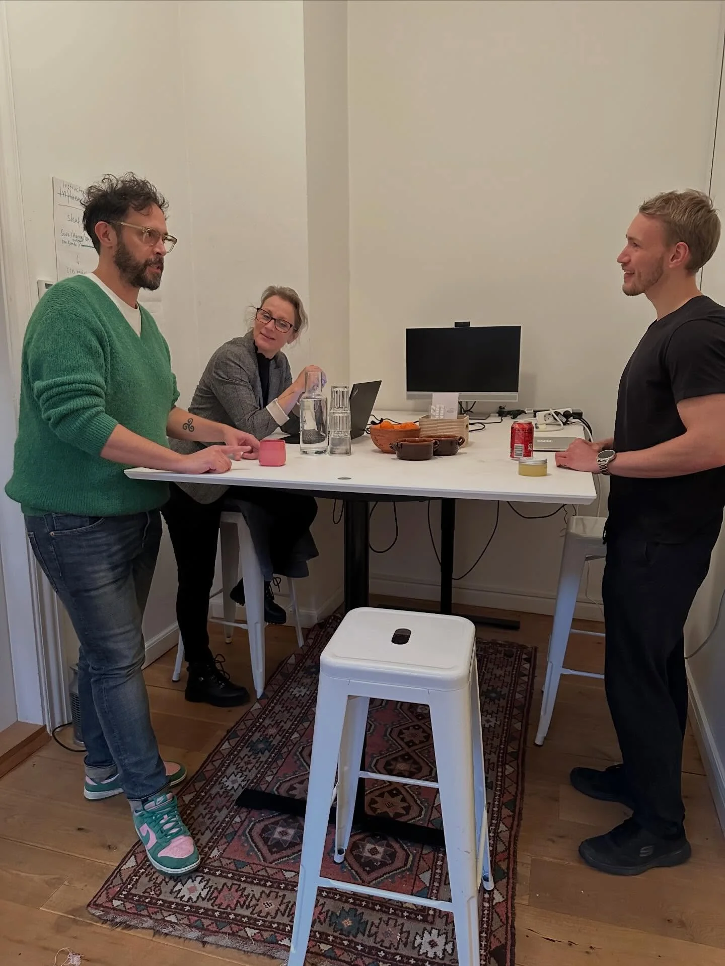 Vores app har ligget p&aring; Apples virtuelle skrivebord l&aelig;nge nu - og i denne uge kunne vi endelig dele nyheden: Vi er Apple approved. 🍎
En k&aelig;mpe milep&aelig;l, som bygger p&aring; masser af blod, sved og t&aring;rer, men vigtigst af a