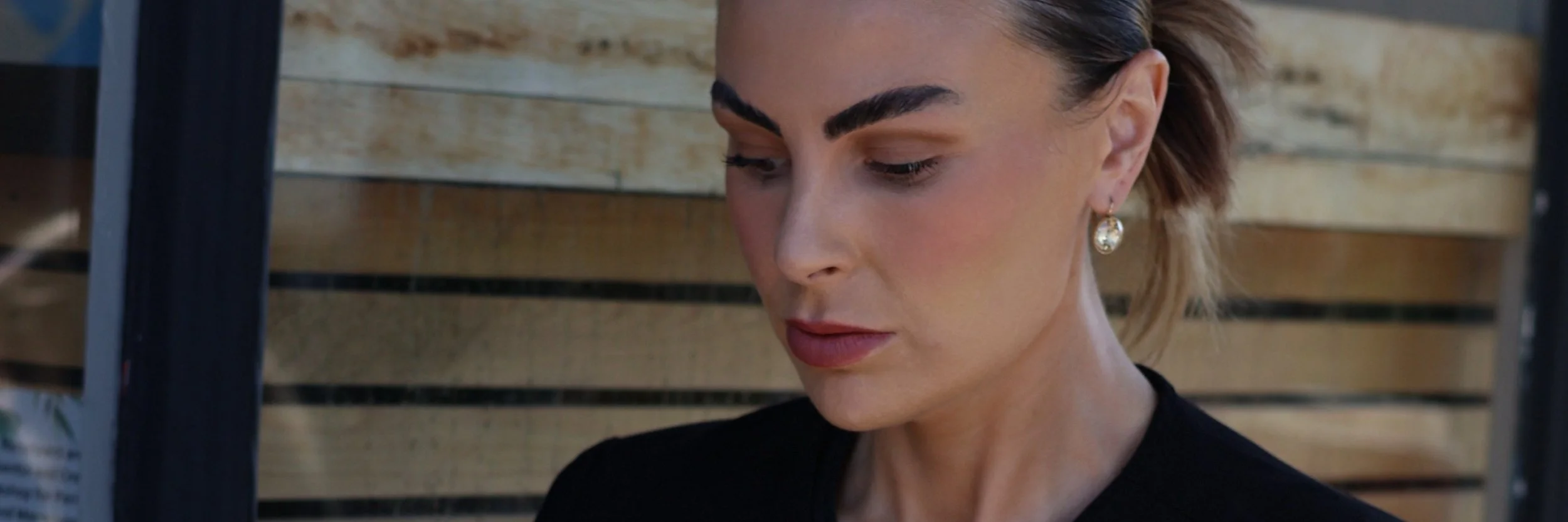 Nurse Sophie Dalby working at a cafe