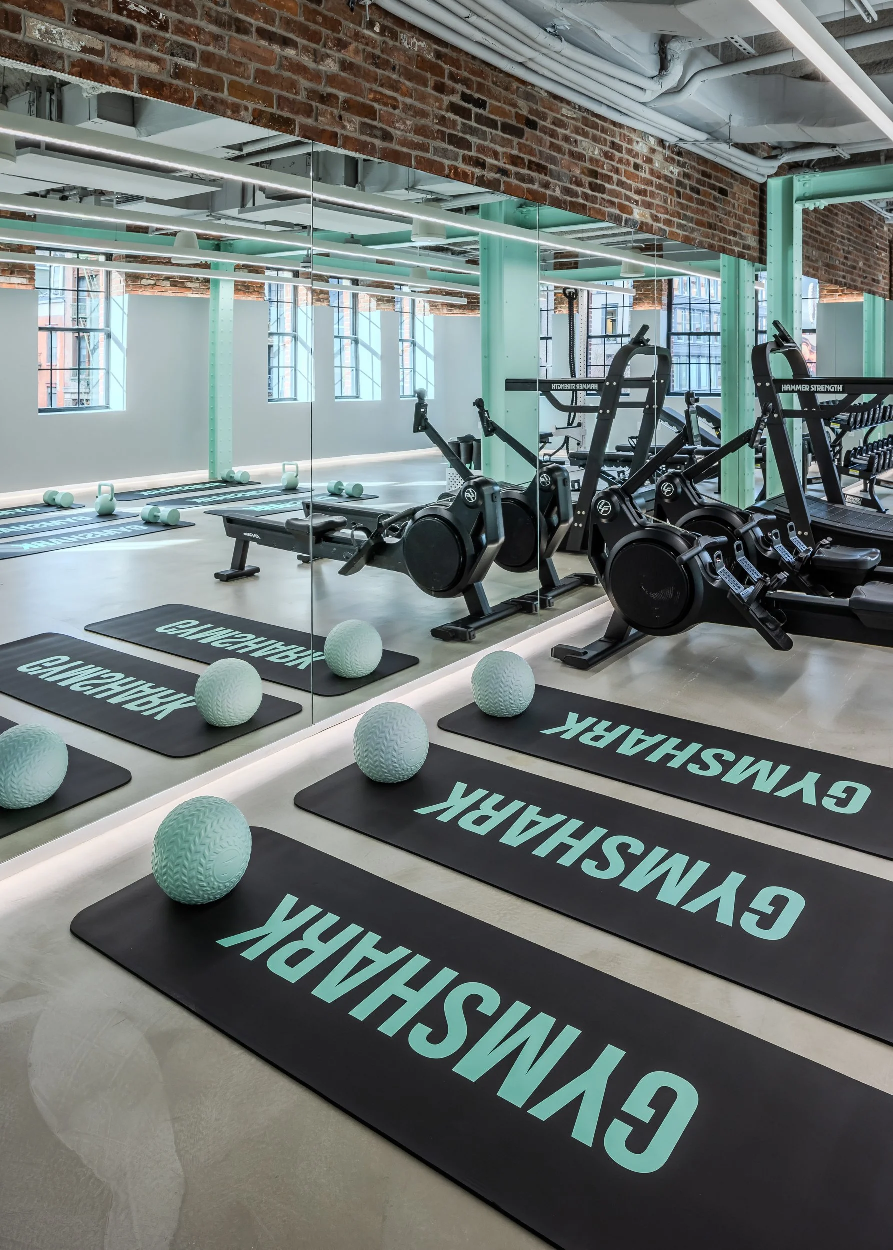21-Gymshark-Bond-Street-New-York-City-CREDIT-@TDM.SPACE-WEB.jpg
